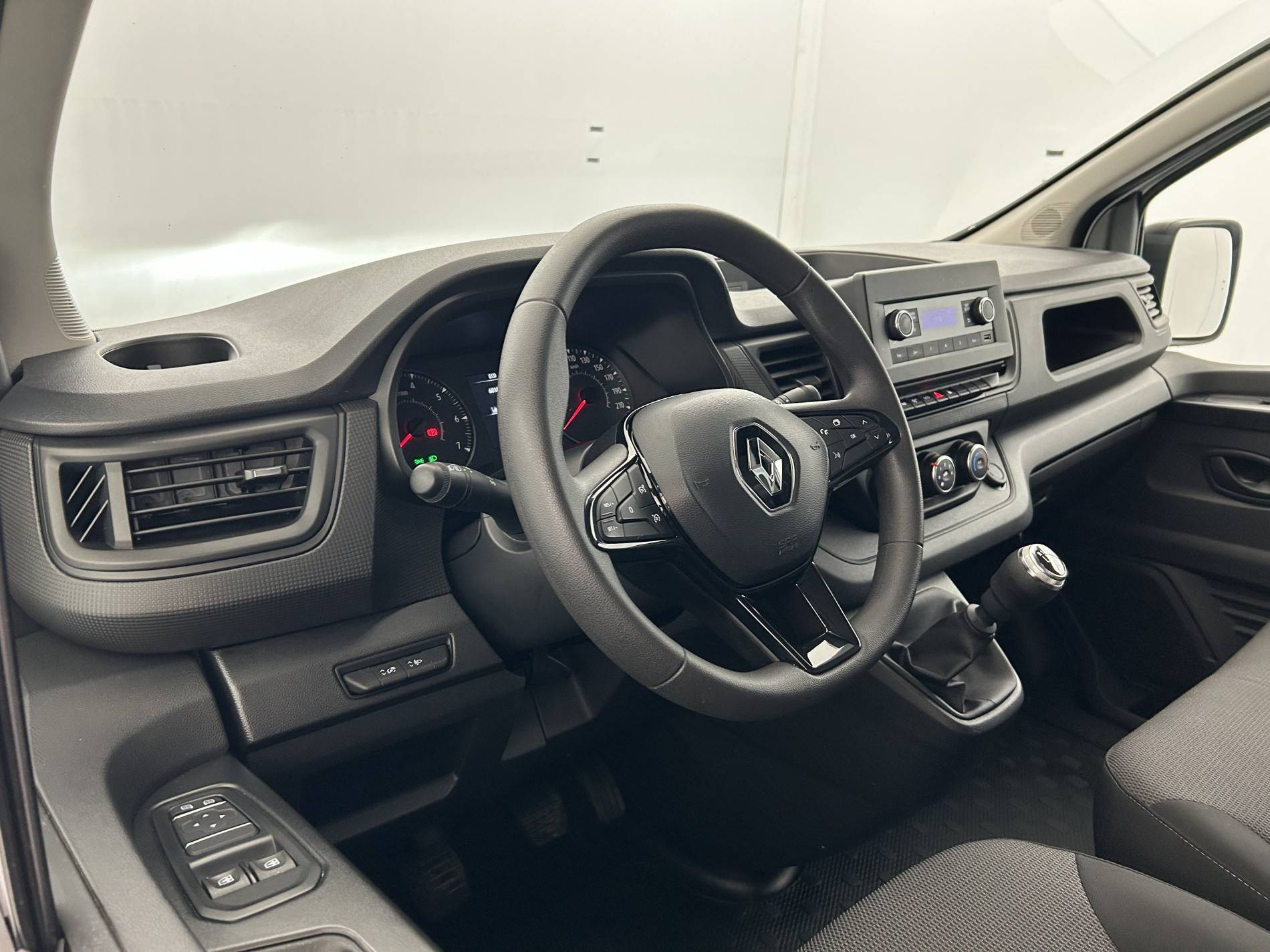Vente en ligne Renault Trafic 3 Fourgon TRAFIC FGN L2H1 3000 KG BLUE DCI 130 au prix de 22 980 €