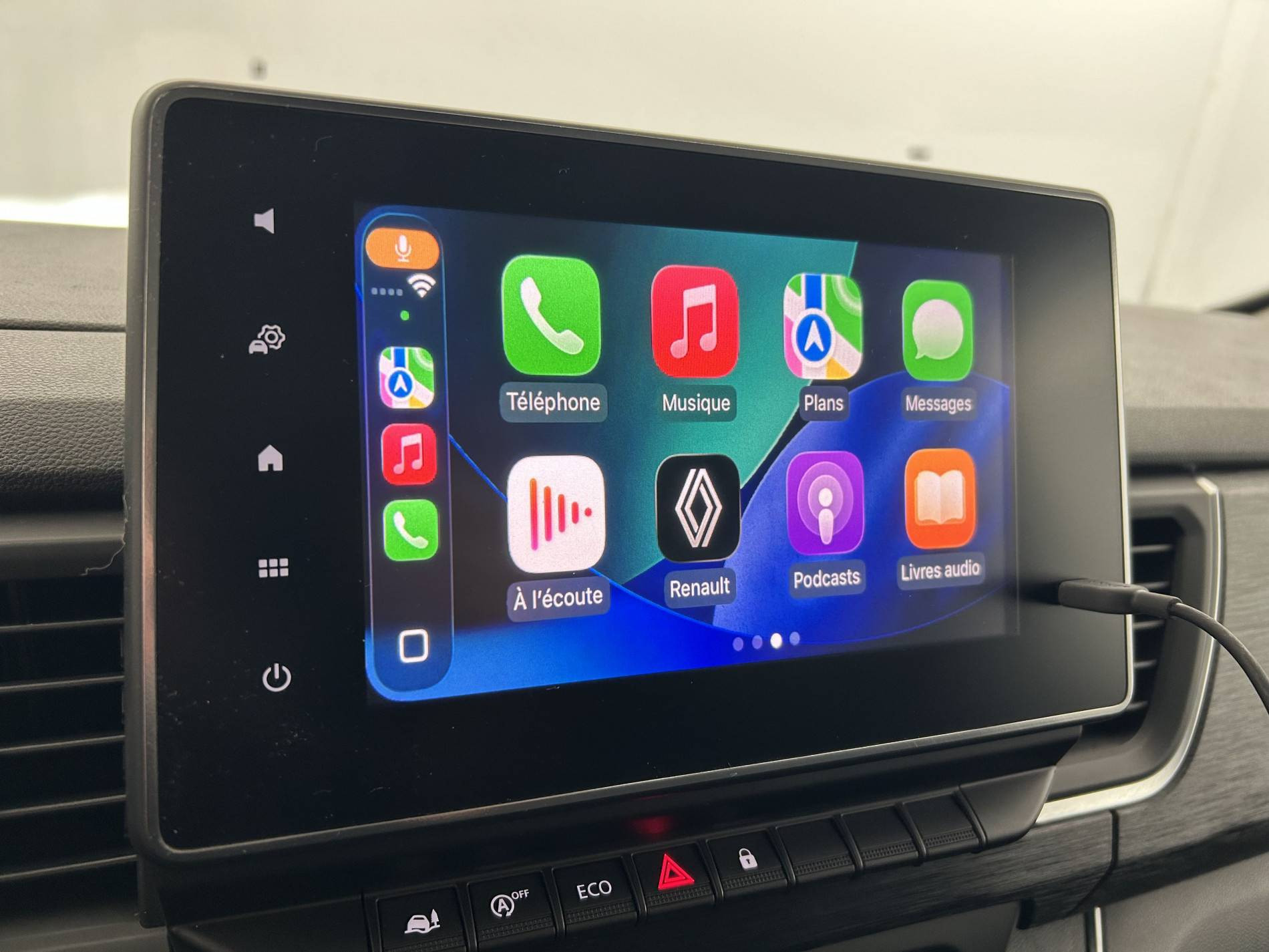 Vente en ligne Renault Trafic 3 Fourgon TRAFIC FGN L1H1 2800 KG BLUE DCI 130 au prix de 19 490 €