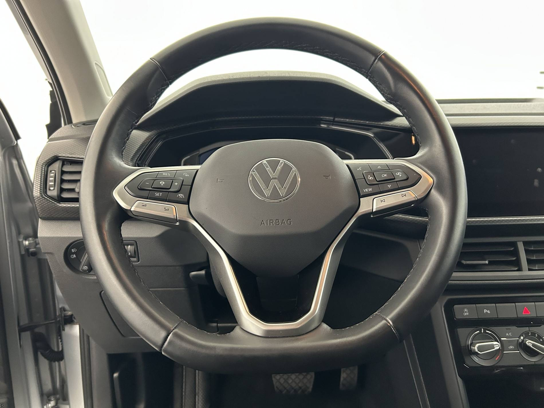 Vente en ligne Volkswagen T-Cross  1.0 TSI 110 Start/Stop DSG7 au prix de 22 990 €