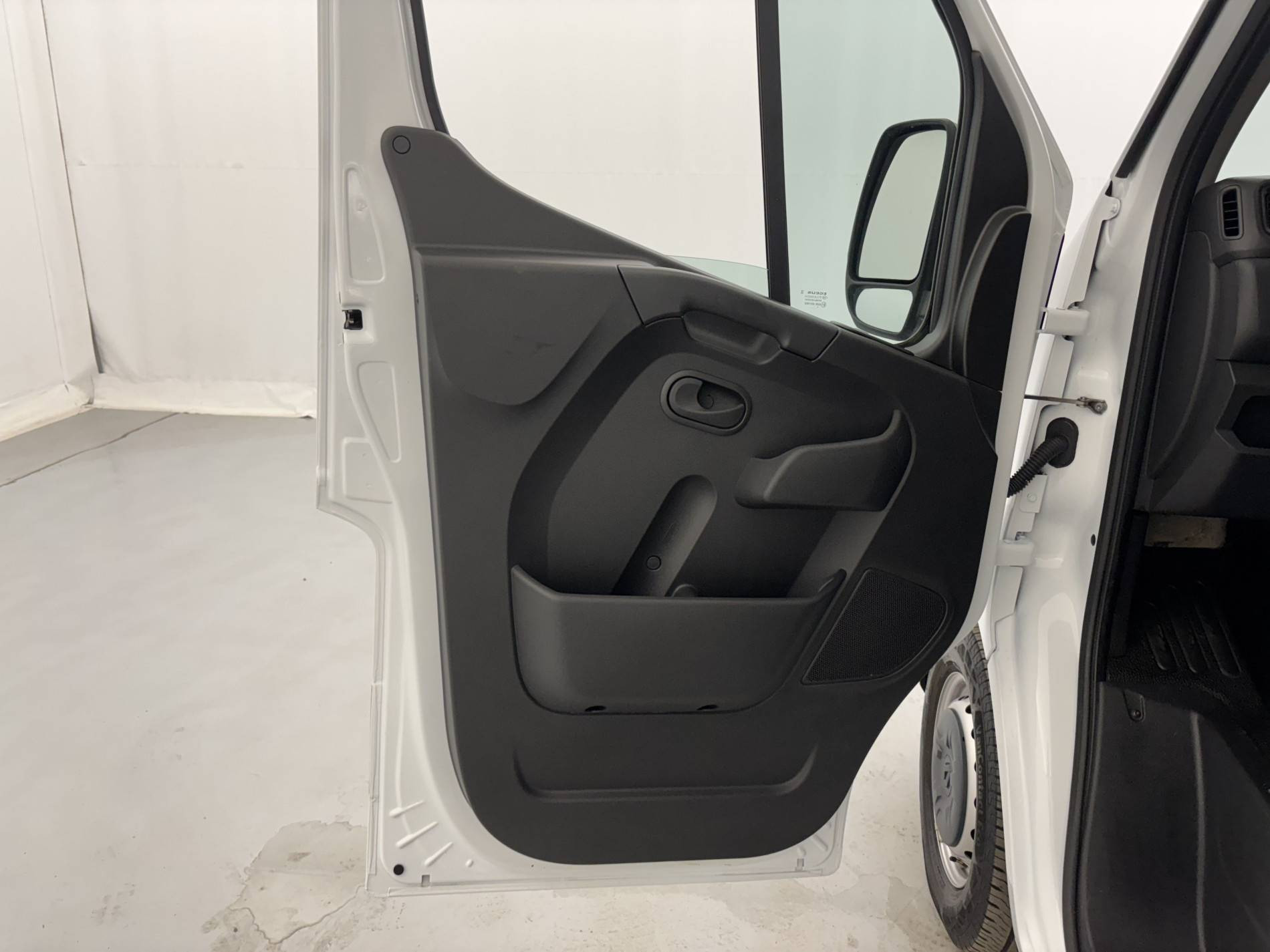 Vente en ligne Renault Trafic 3 Fourgon TRAFIC FGN L1H1 2800 KG BLUE DCI 110 au prix de 19 990 €