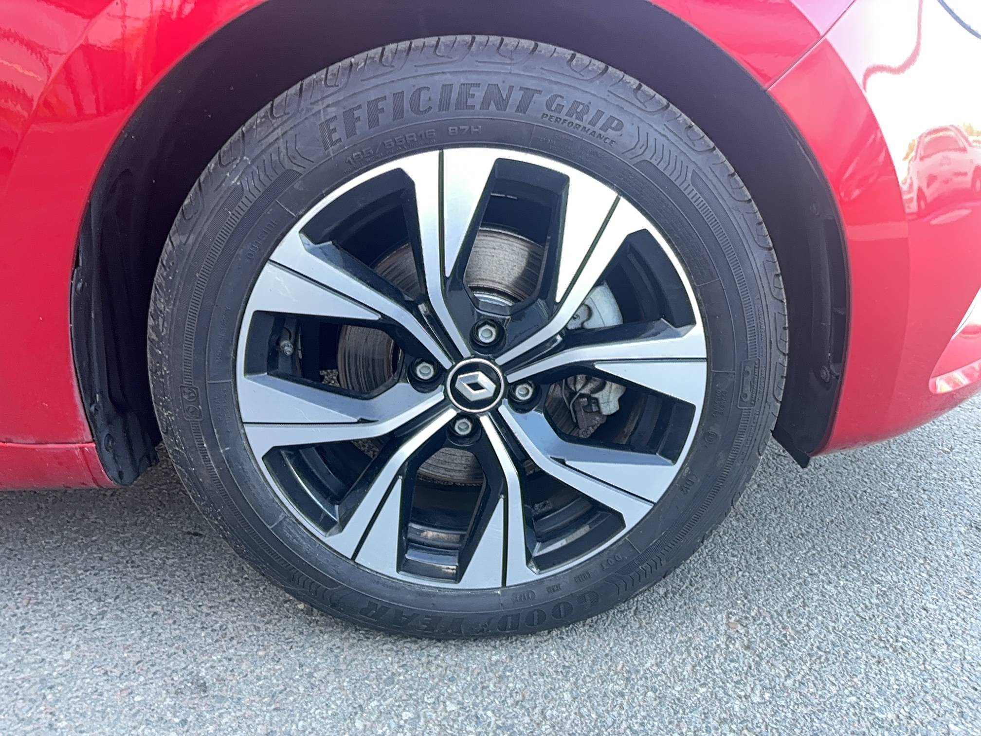 Vente en ligne Renault Clio 5 Clio E-Tech full hybrid 145 au prix de 15 490 €