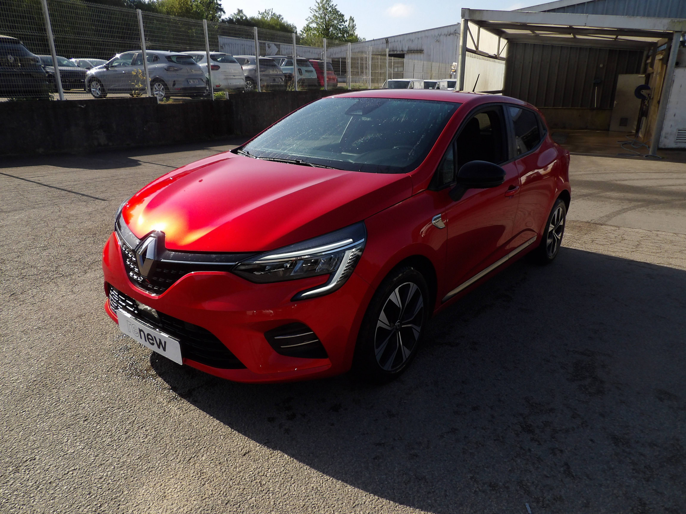 Vente en ligne Renault Clio 5 Clio TCe 90 - 21 au prix de 12 499 €
