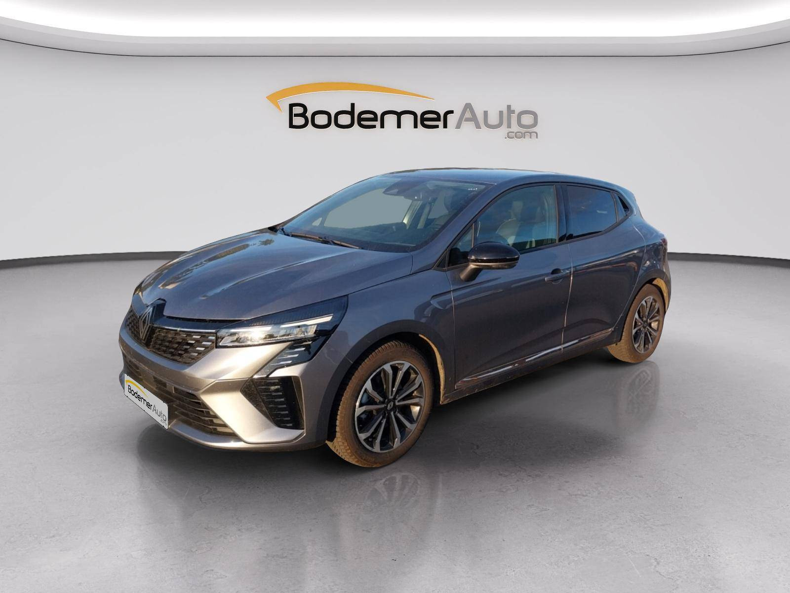 Renault Clio 5 Clio E-Tech full hybrid 145 occasion de 2024 en vente à Saint-Brieuc