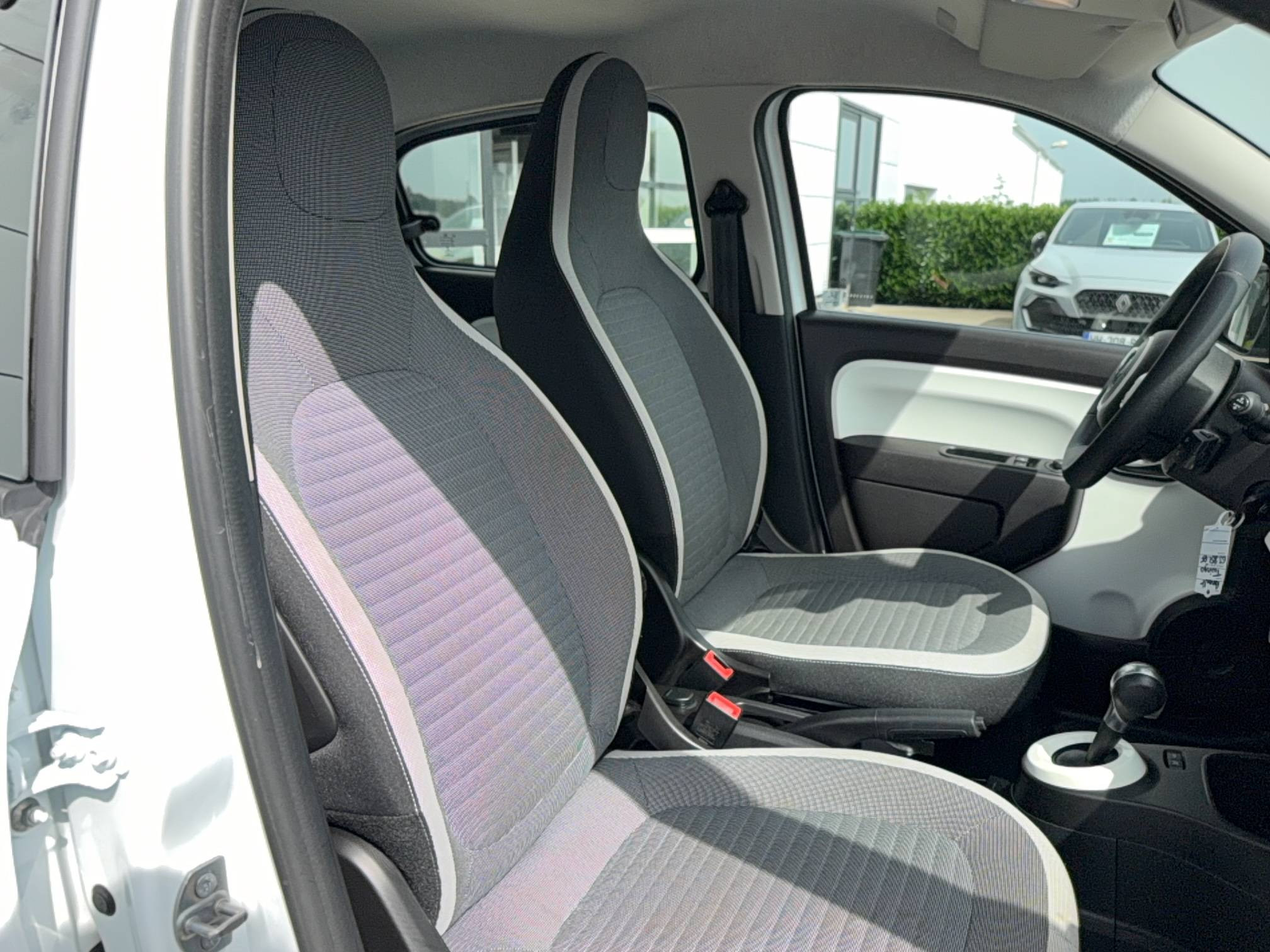 Vente en ligne Renault Twingo Electrique Twingo III E-Tech au prix de 10 990 €