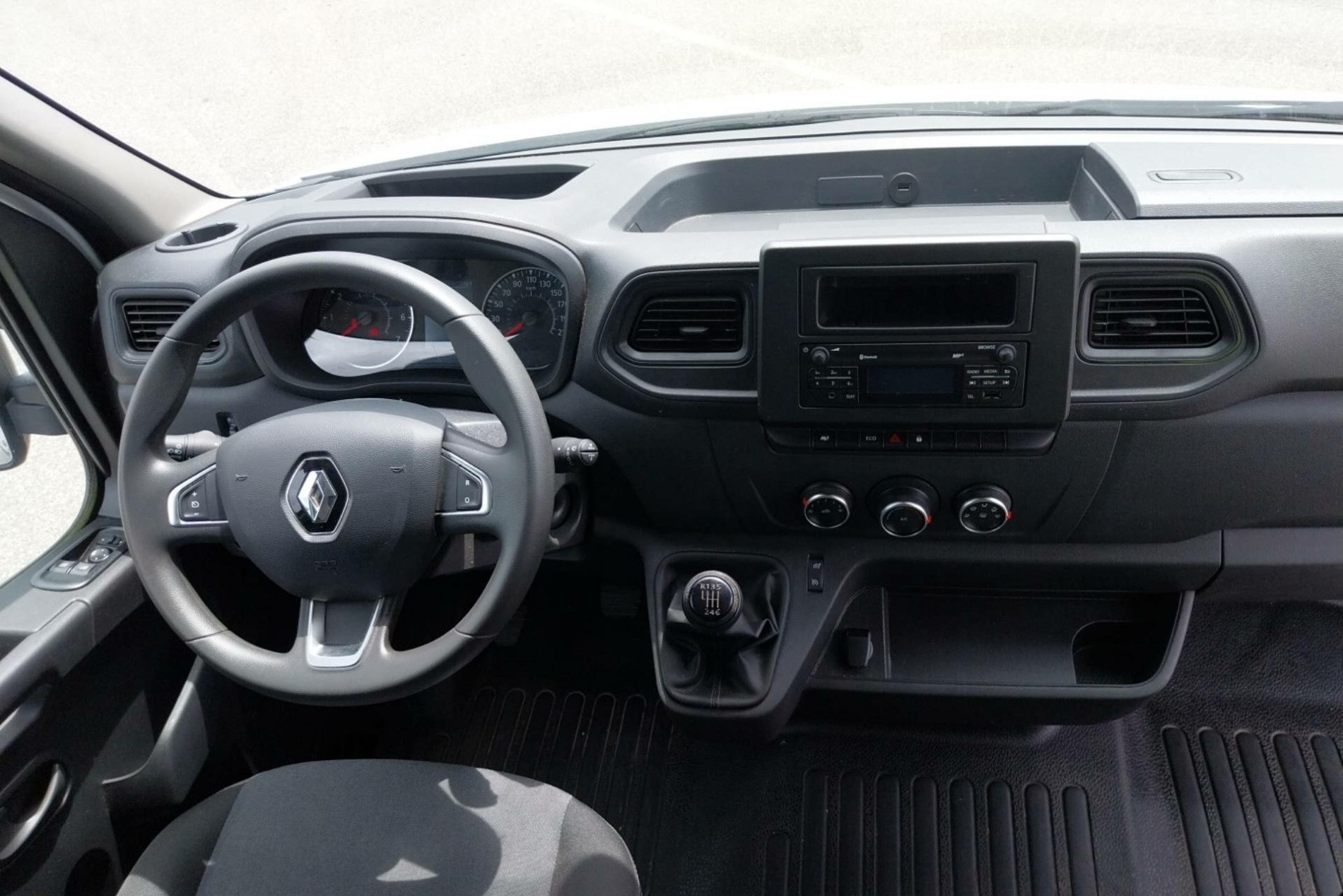 Vente en ligne Renault Master Fourgon MASTER FGN TRAC F3500 L2H2 BLUE DCI 135 au prix de 26 990 €