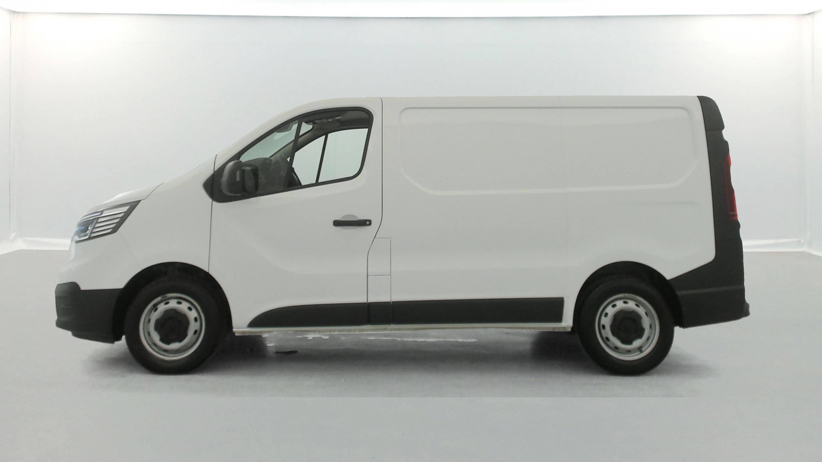 Vente en ligne Renault Trafic 3 Fourgon TRAFIC FGN L1H1 2800 KG BLUE DCI 110 au prix de 20 490 €