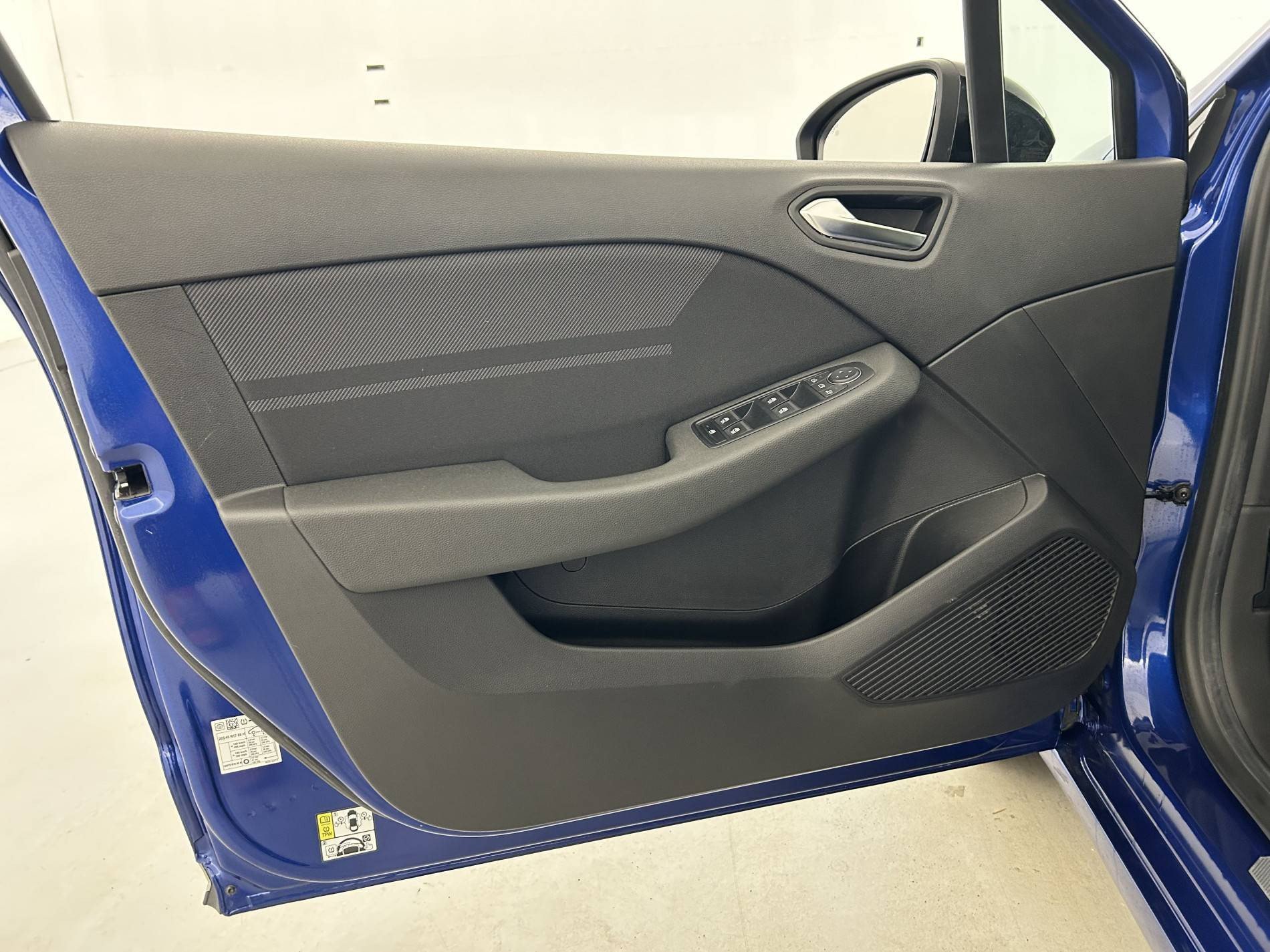 Vente en ligne Renault Clio 5 Clio E-Tech full hybrid 145 au prix de 21 990 €