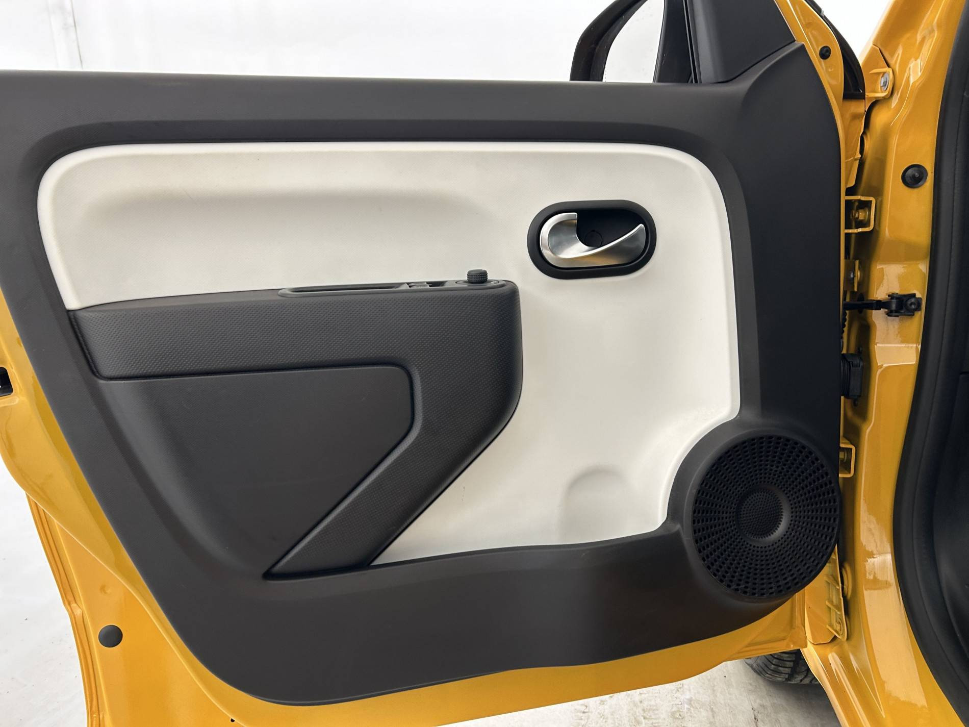 Vente en ligne Renault Twingo Electrique Twingo III E-Tech au prix de 10 890 €