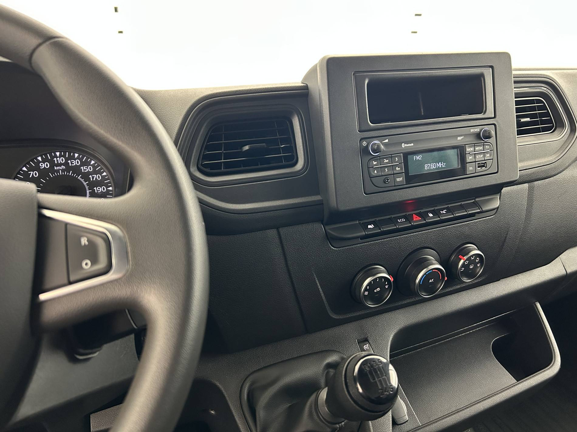 Vente en ligne Renault Master Fourgon MASTER FGN TRAC F3500 L3H3 BLUE DCI 135 au prix de 27 890 €