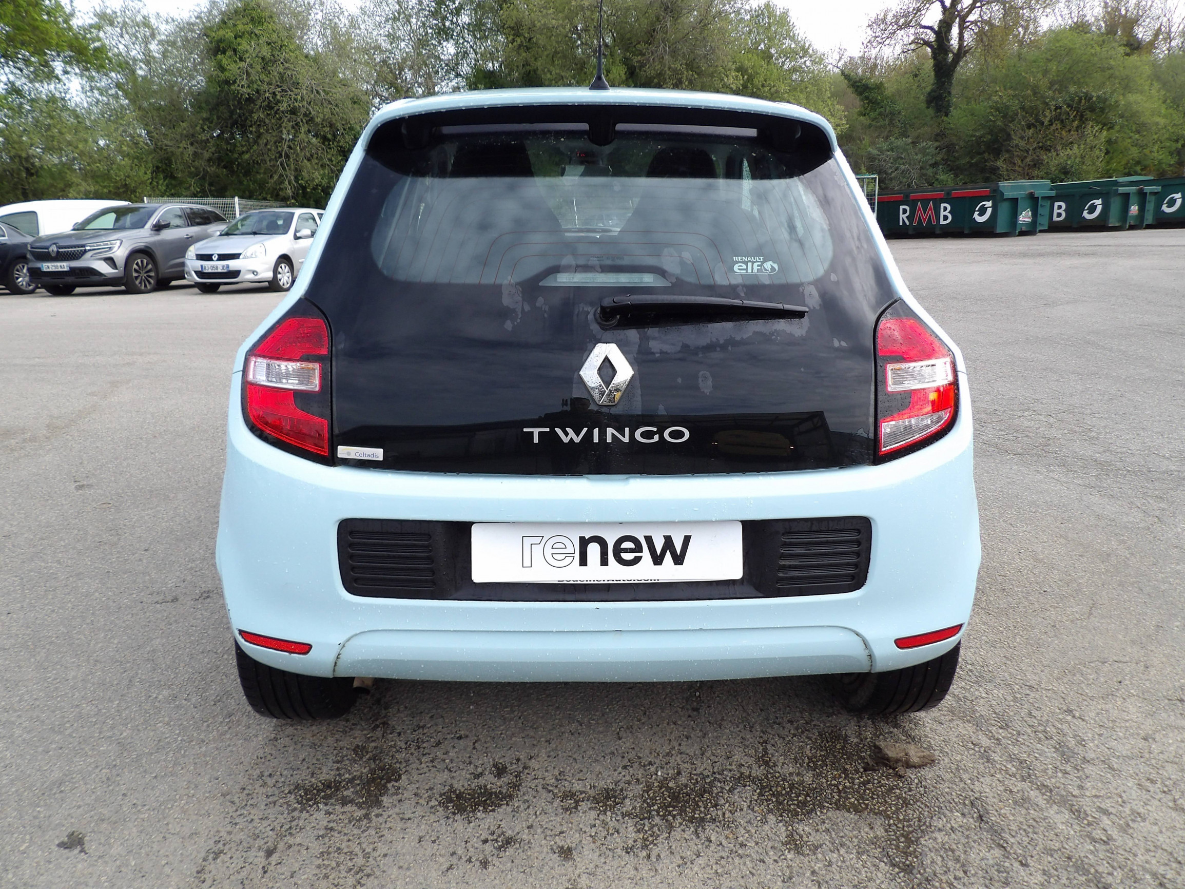 Vente en ligne Renault Twingo 3  1.0 SCe 70 eco2 au prix de 7 999 €