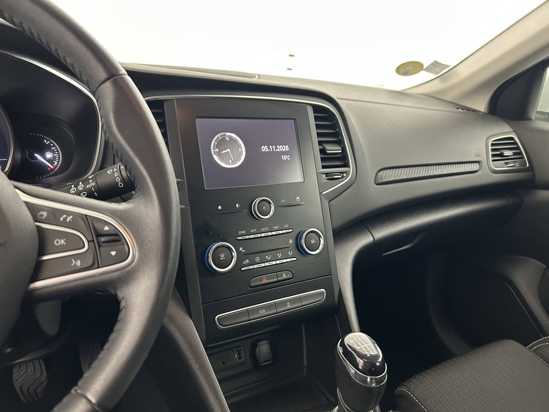 Vente en ligne Renault Megane 4 Mégane IV Berline Blue dCi 115 au prix de 14 480 €