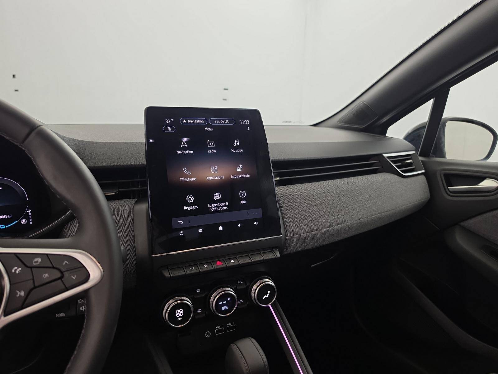 Vente en ligne Renault Clio 5 Clio E-Tech full hybrid 145 au prix de 17 590 €