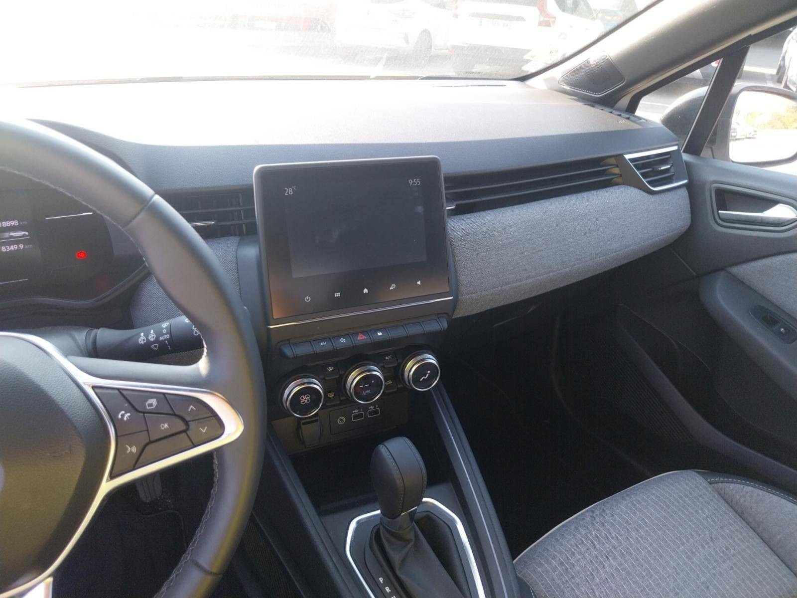 Vente en ligne Renault Clio 5 Clio E-Tech full hybrid 145 au prix de 17 990 €