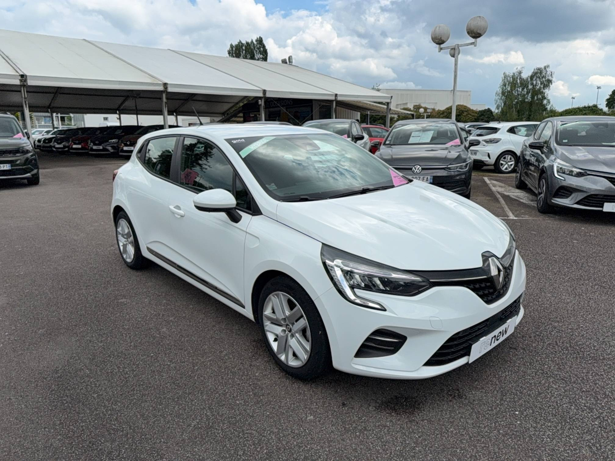 Vente en ligne Renault Clio 5 Clio E-Tech 140 - 21N au prix de 13 290 €
