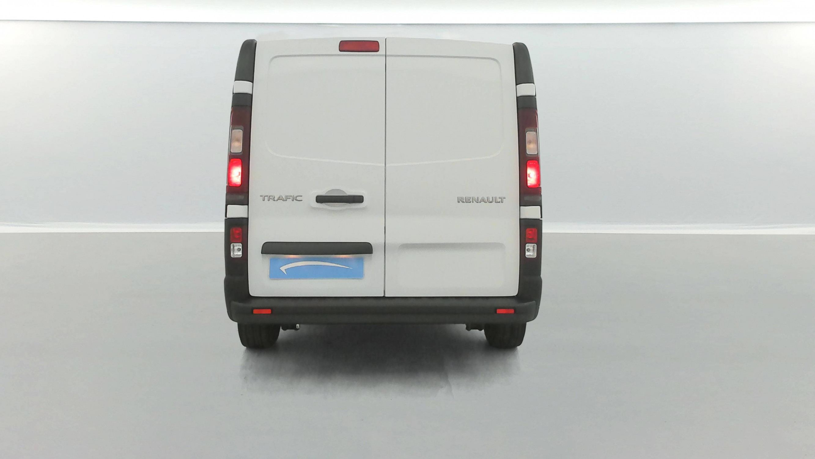 Vente en ligne Renault Trafic 3 Fourgon TRAFIC FGN L2H1 3000 KG BLUE DCI 130 au prix de 23 990 €