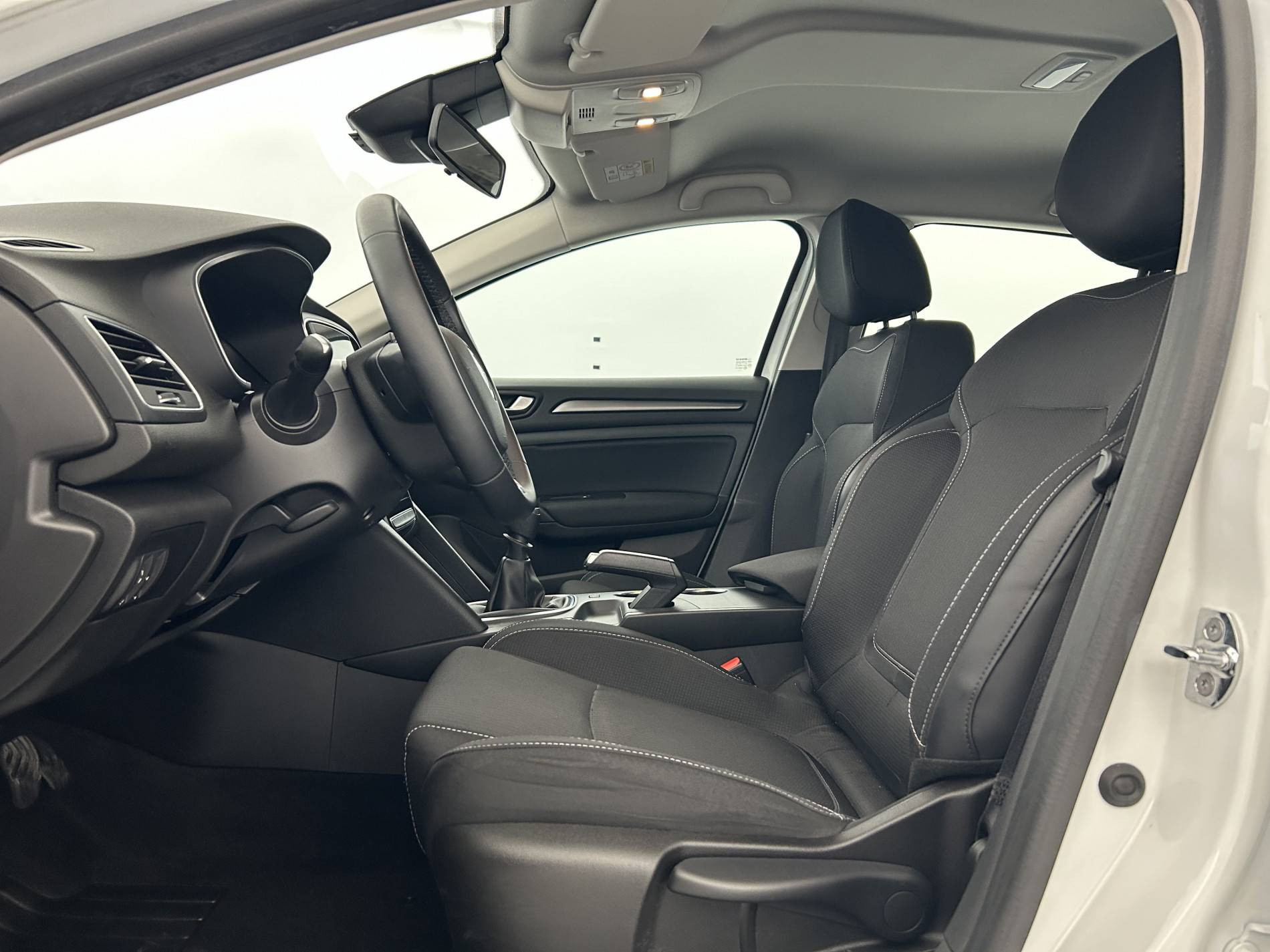 Vente en ligne Renault Megane 4 Mégane IV Berline Blue dCi 115 - 21B au prix de 13 890 €