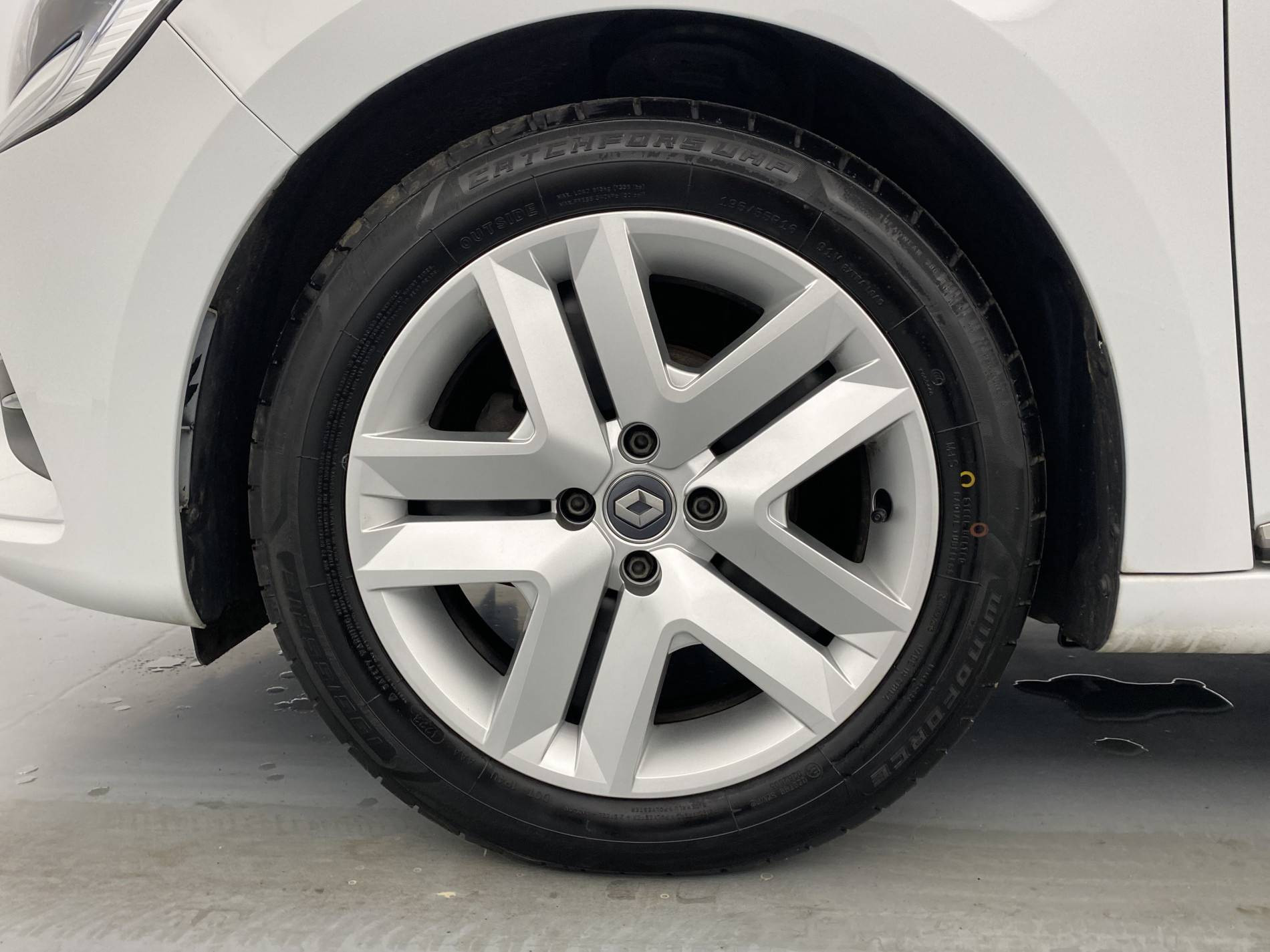 Vente en ligne Renault Clio 5 Clio E-Tech 140 au prix de 14 990 €