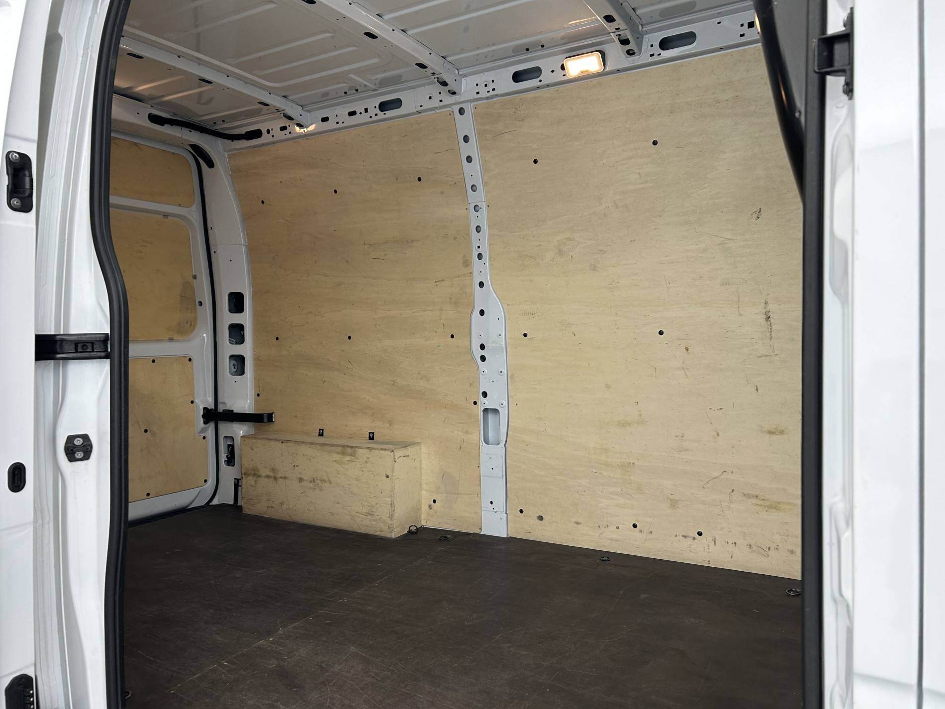 Vente en ligne Renault Master Fourgon MASTER FGN TRAC F3500 L2H2 BLUE DCI 135 au prix de 22 990 €