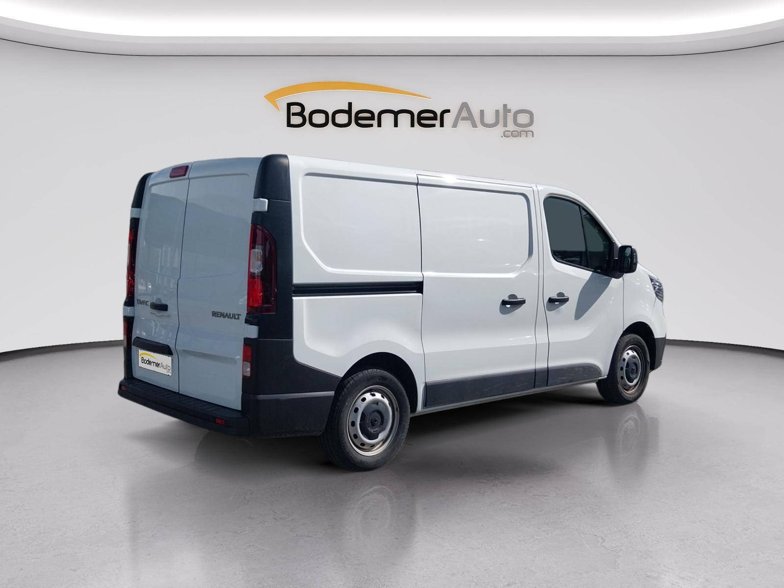 Vente en ligne Renault Trafic 3 Fourgon TRAFIC FGN L1H1 3000 KG BLUE DCI 130 au prix de 23 900 €