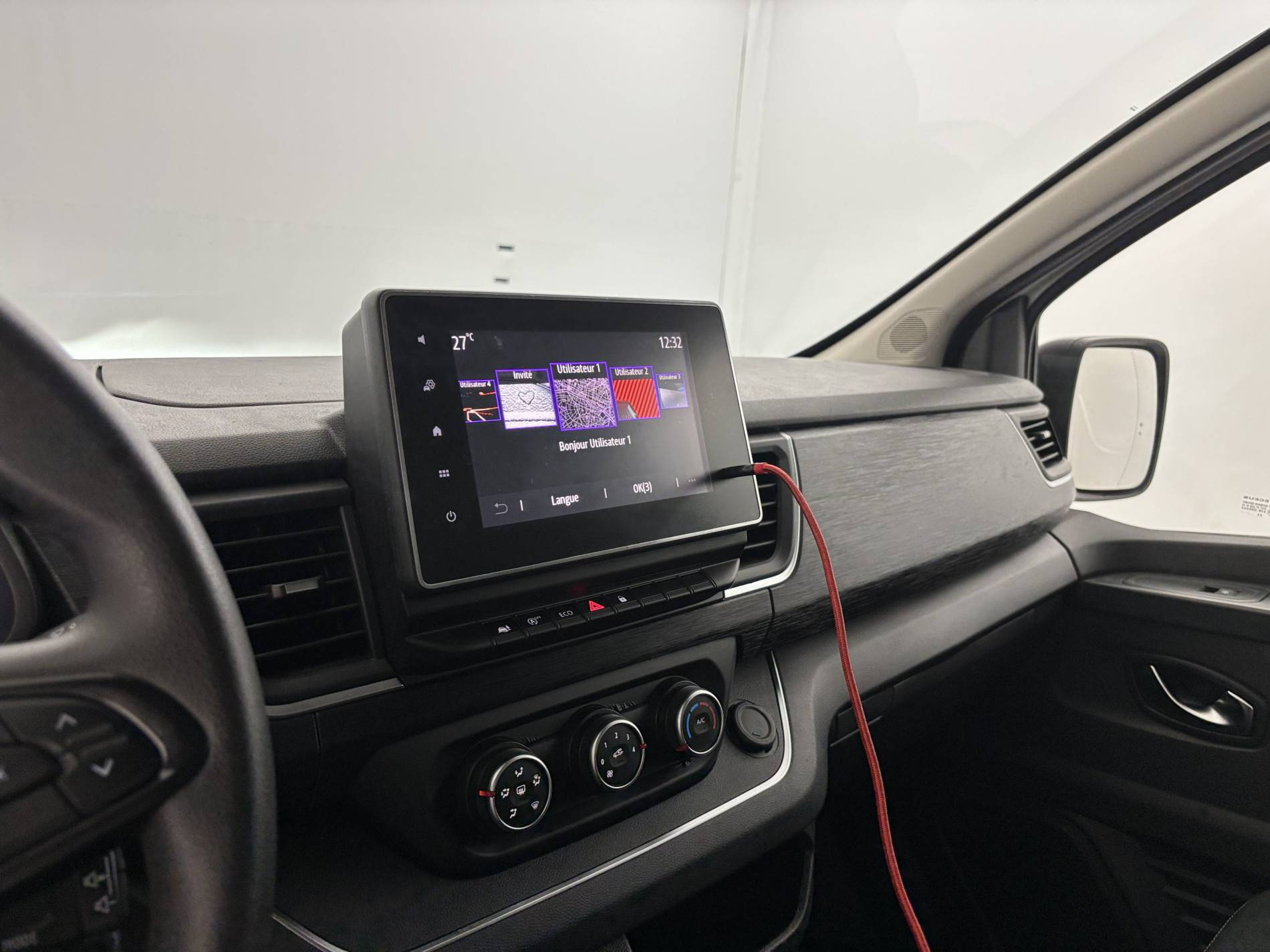 Vente en ligne Renault Trafic 3 Fourgon TRAFIC FGN L2H1 3000 KG BLUE DCI 130 au prix de 21 990 €