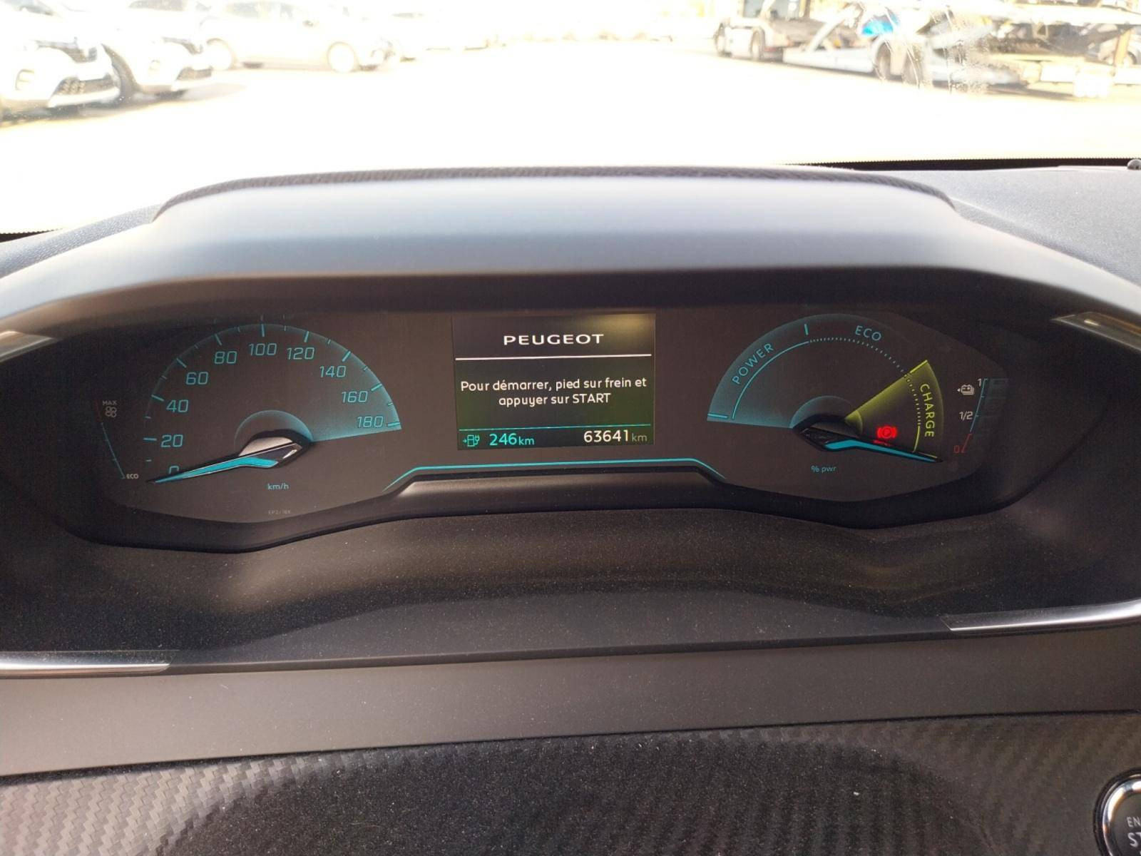 Vente en ligne Peugeot E-208  50 kWh 136ch au prix de 15 900 €