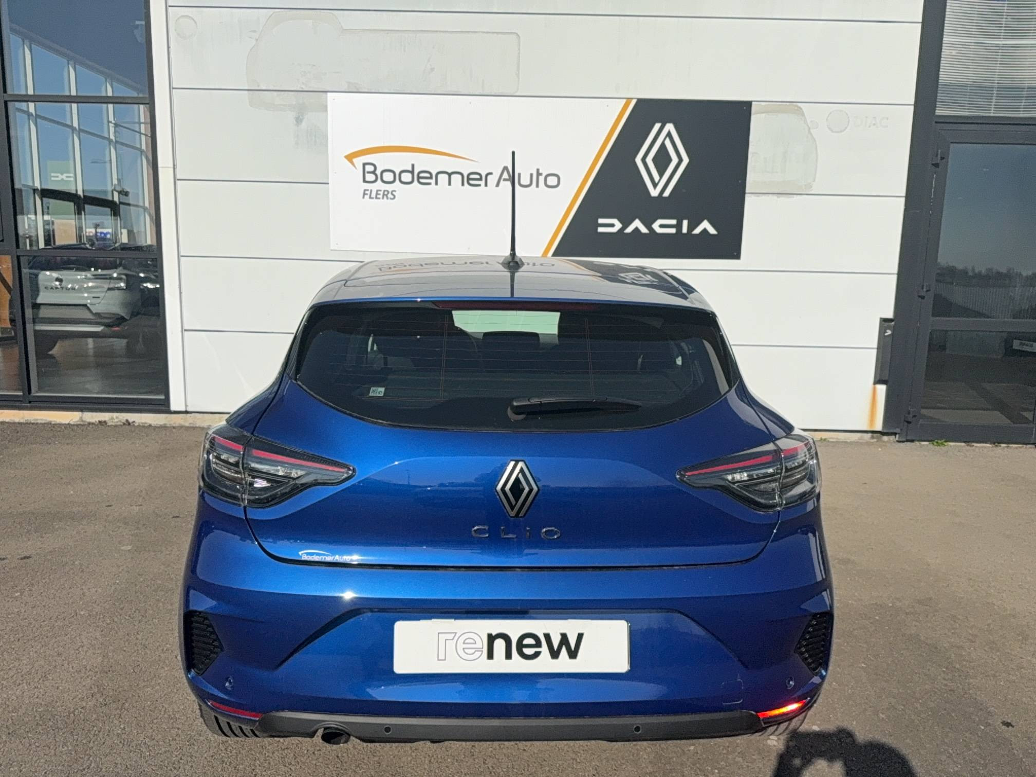 Vente en ligne Renault Clio 5 Clio Blue dCi 100 ch GSR2 au prix de 19 490 €