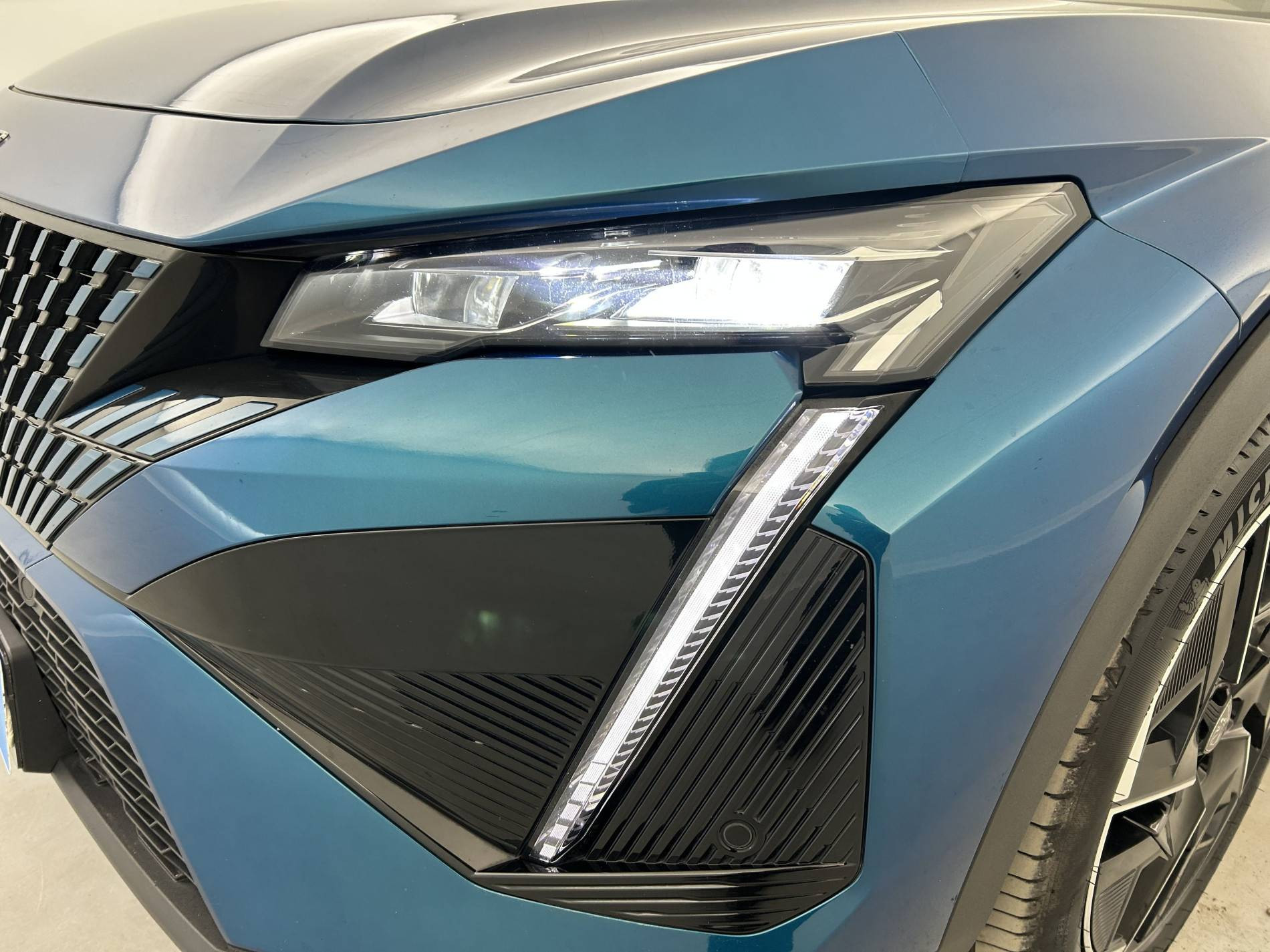 Vente en ligne Peugeot 408  PHEV 180 e-EAT8 au prix de 20 490 €