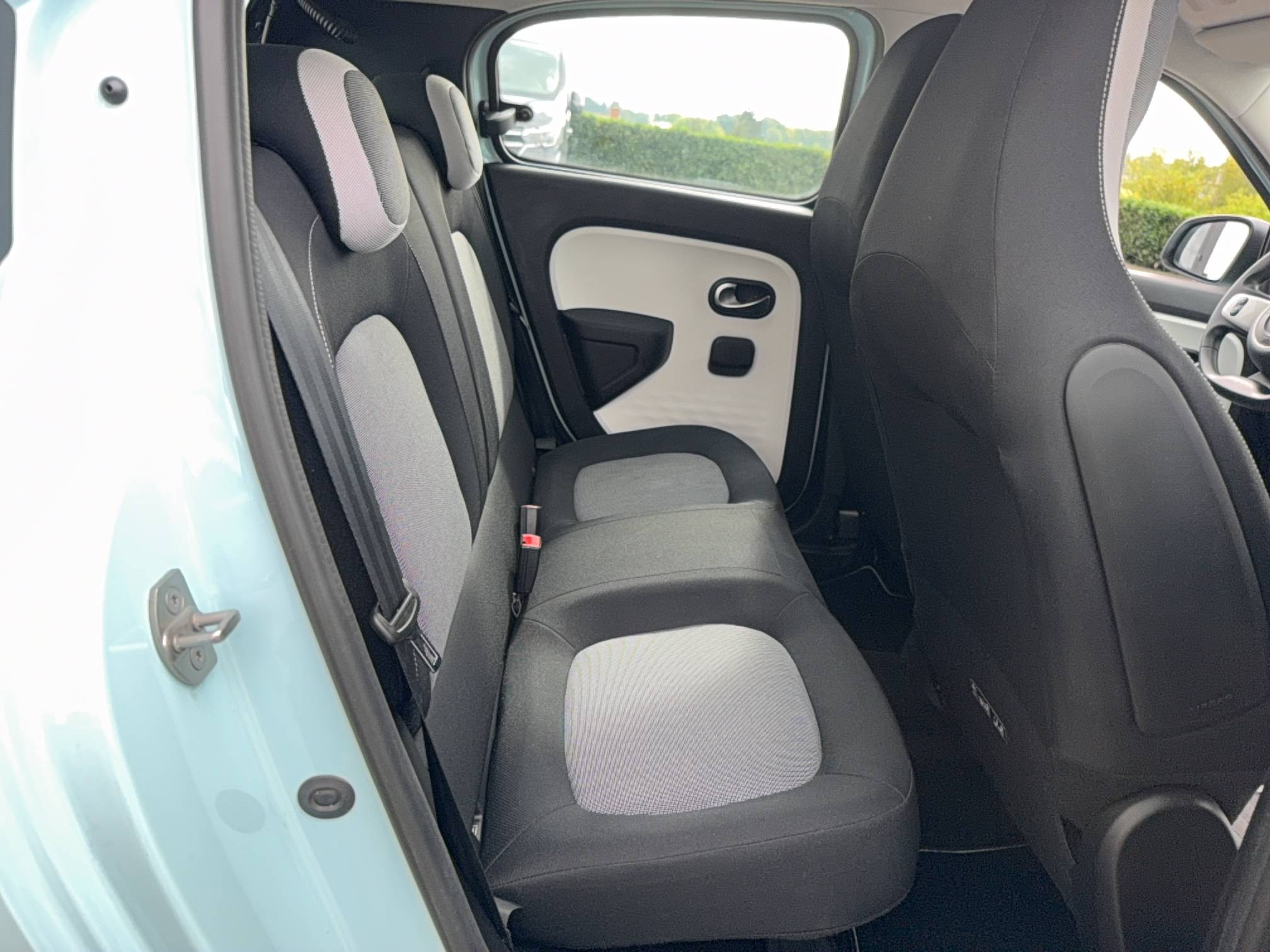 Vente en ligne Renault Twingo Electrique Twingo III E-Tech au prix de 13 490 €