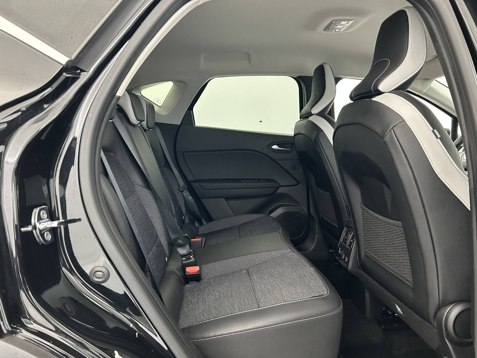 Vente en ligne Renault Captur  mild hybrid 140 au prix de 18 990 €