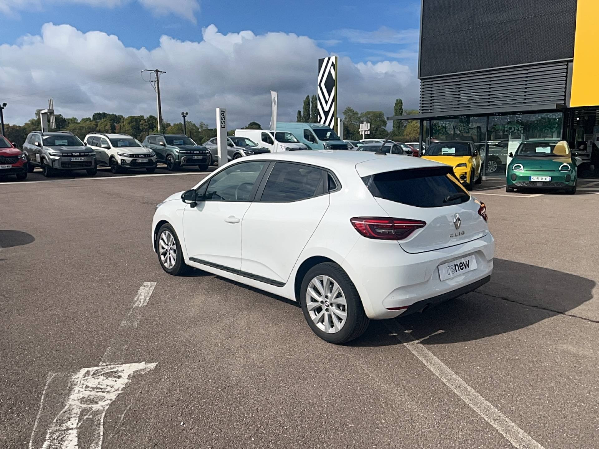 Vente en ligne Renault Clio 5 Clio Blue dCi 100 au prix de 13 490 €