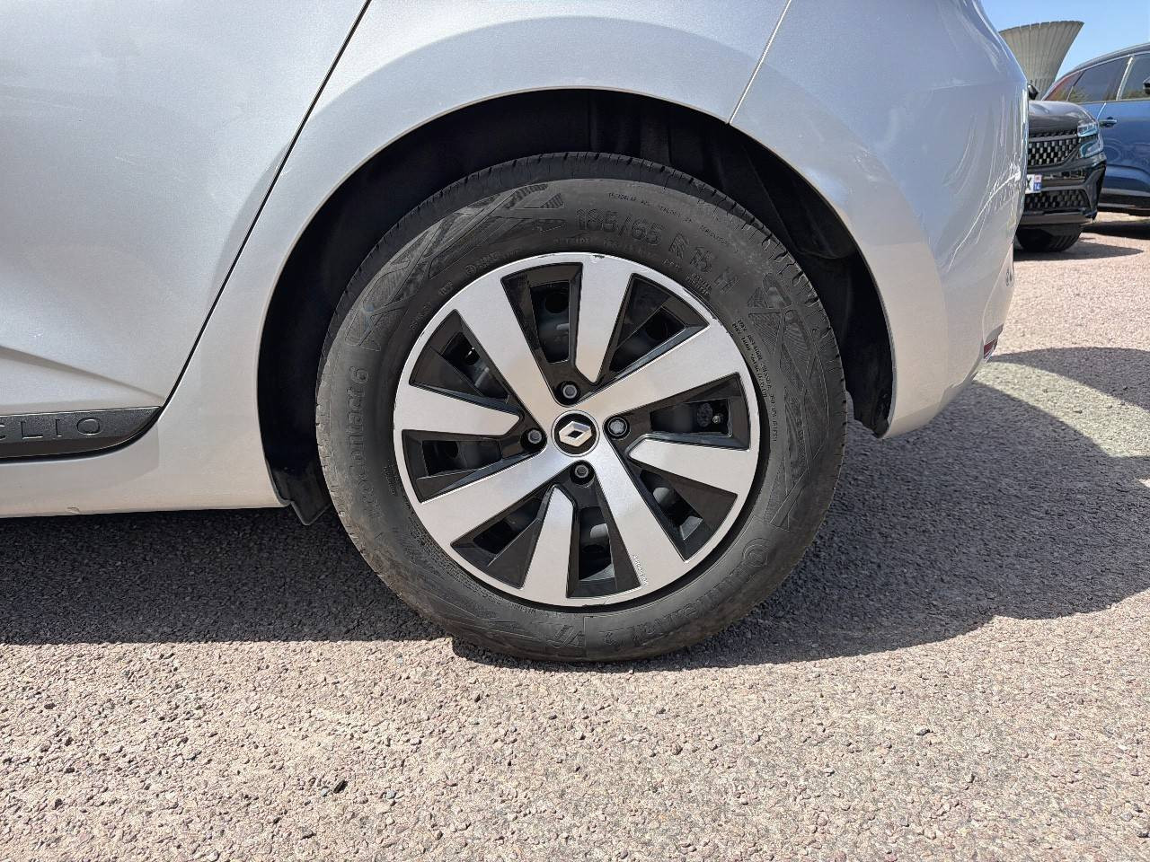 Vente en ligne Renault Clio 5 Clio E-Tech full hybrid 145 au prix de 16 990 €