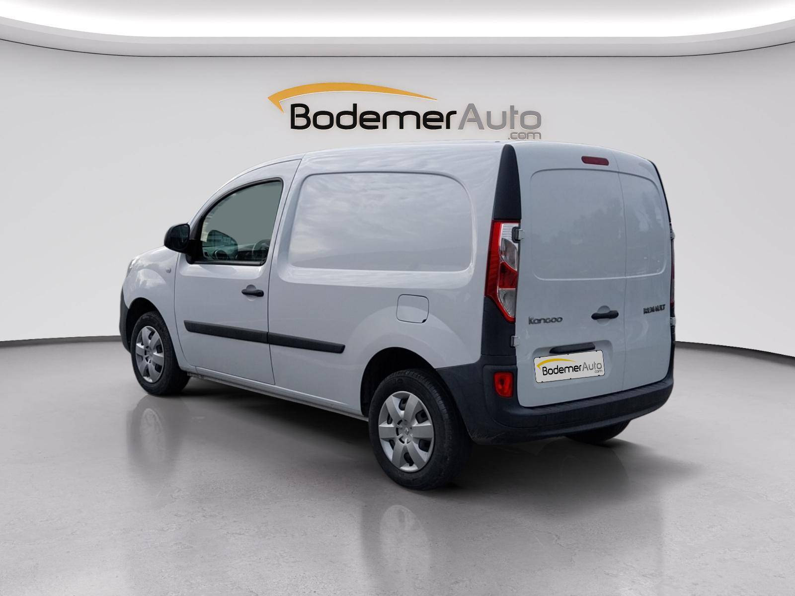 Vente en ligne Renault Kangoo Express  BLUE DCI 95 au prix de 11 990 €