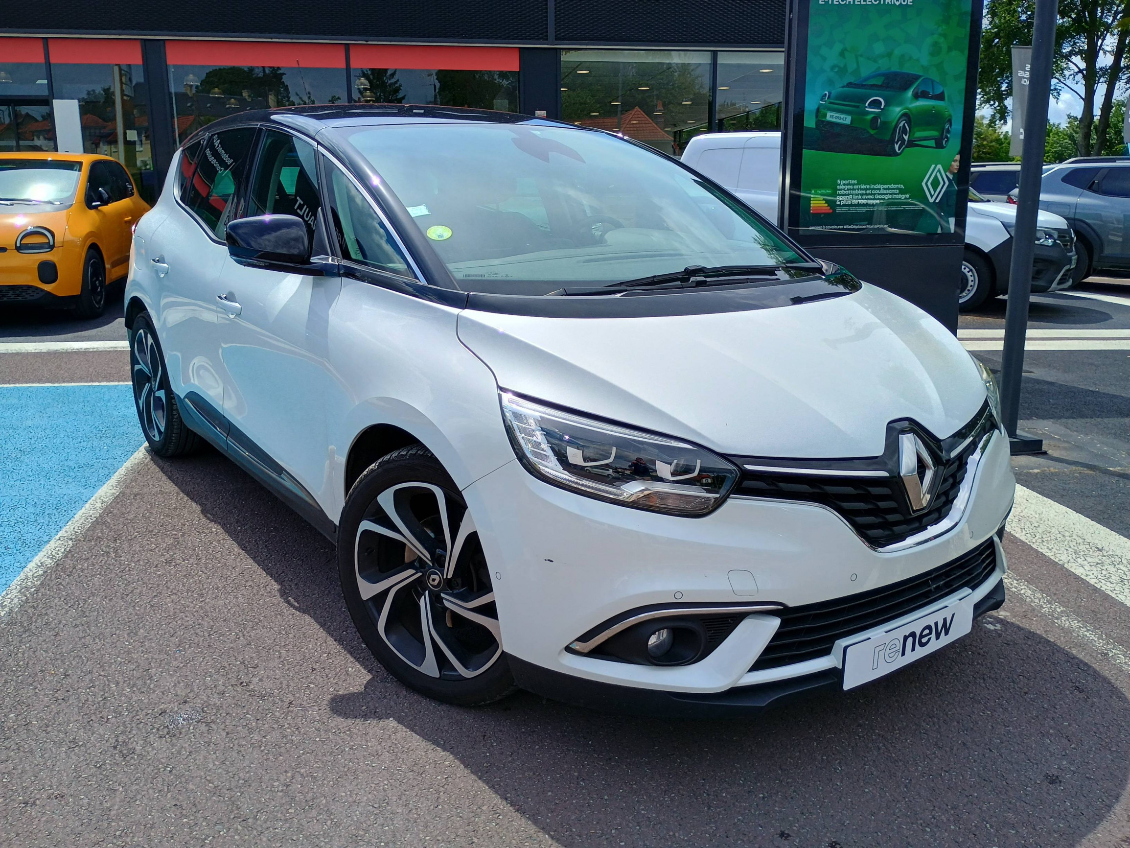 Vente en ligne Renault Scenic 4 Scenic Blue dCi 120 au prix de 15 590 €