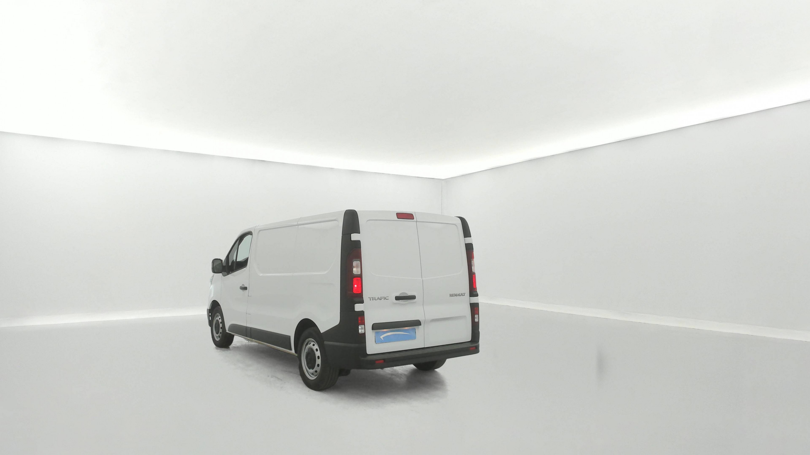 Vente en ligne Renault Trafic 3 Fourgon TRAFIC FG BLUE DCI 130 L1H1 3T GSR2 au prix de 25 390 €