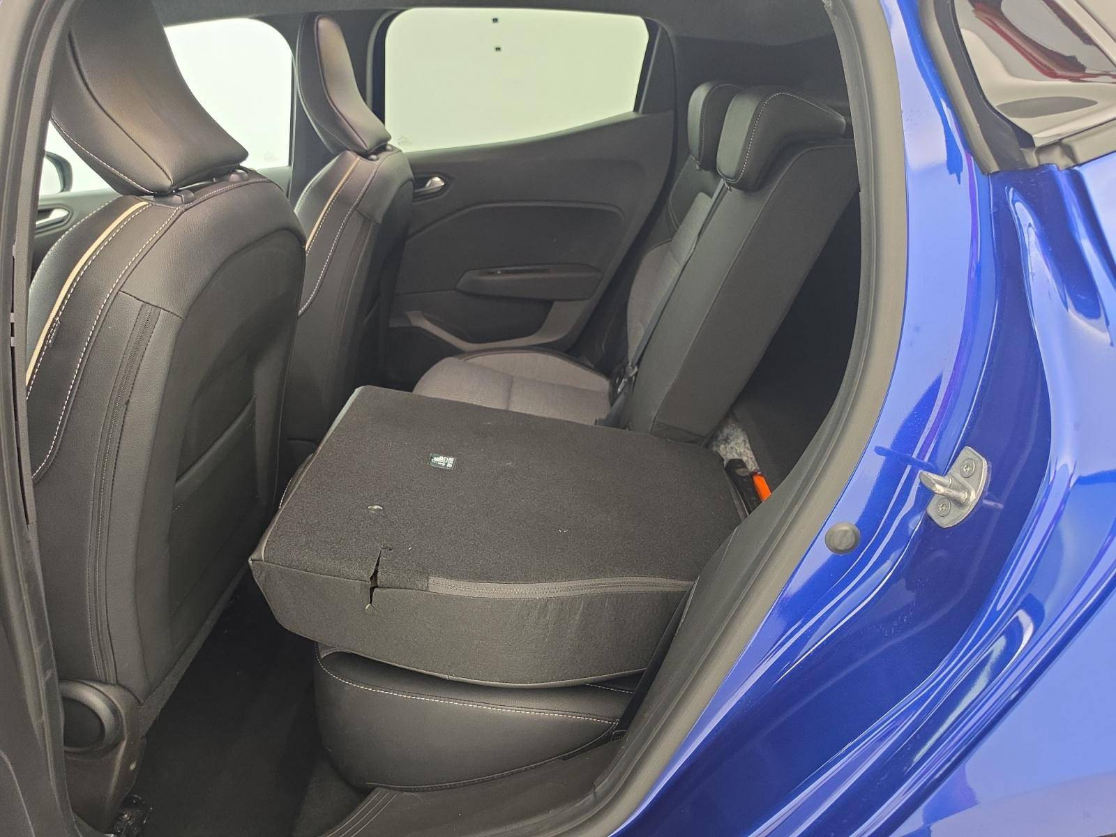 Vente en ligne Renault Clio 5 Clio E-Tech full hybrid 145 ch GSR2 au prix de 20 500 €