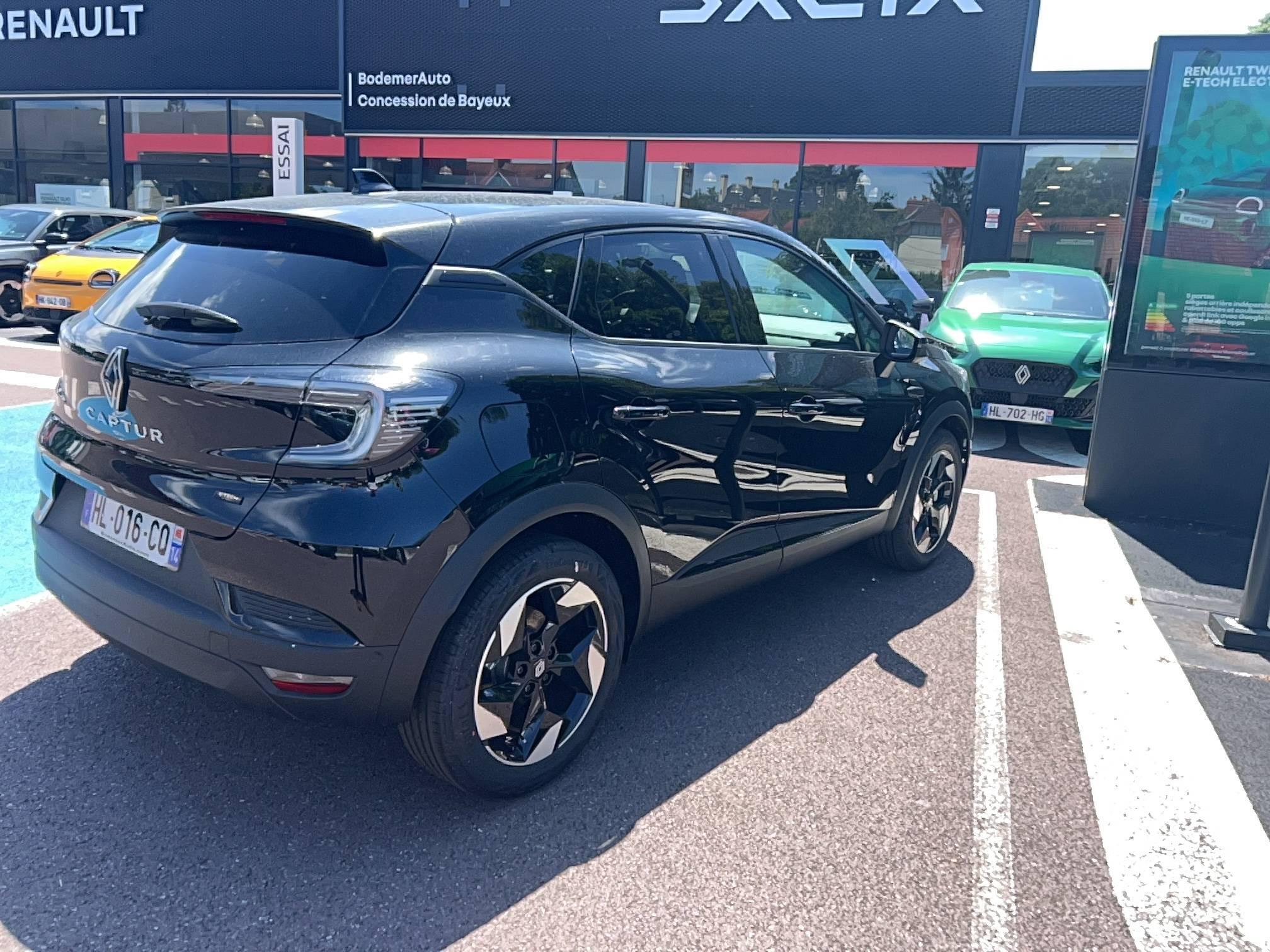 Vente en ligne Renault Captur  E-Tech full hybrid 160 ch au prix de 30 990 €
