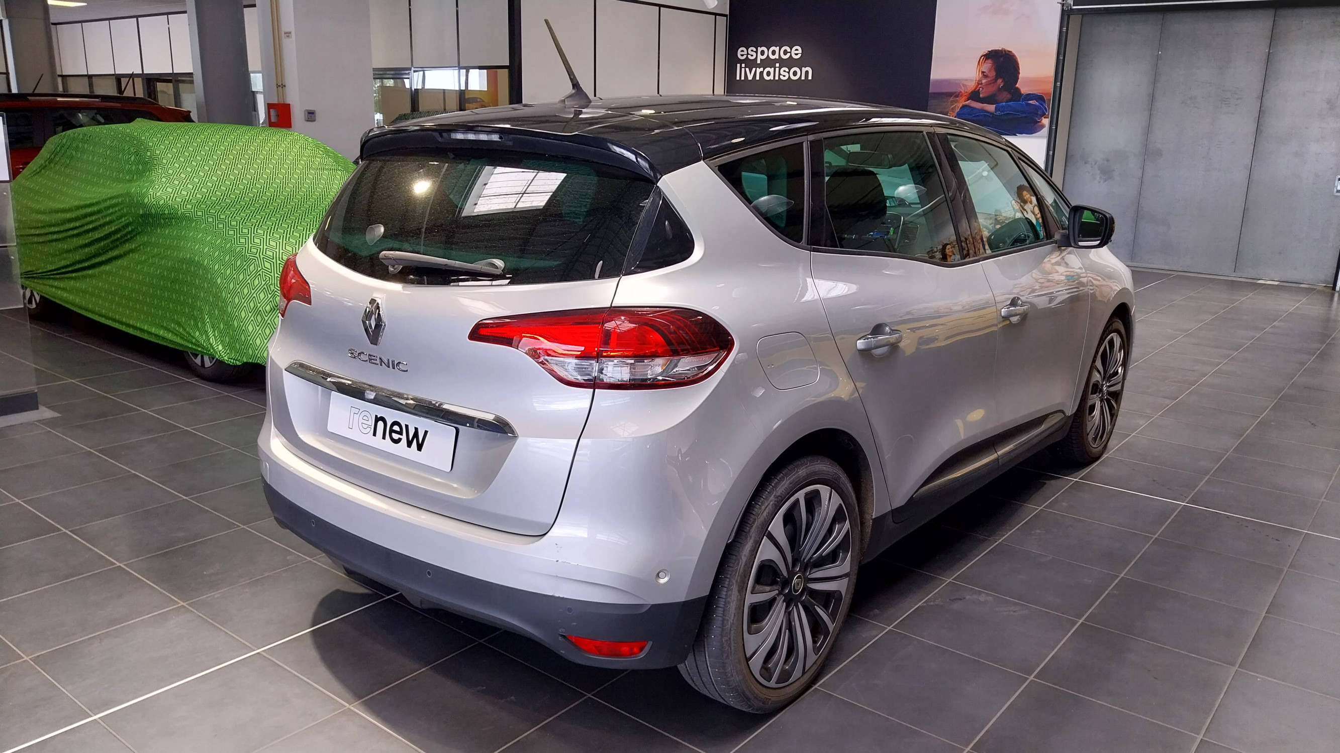 Vente en ligne Renault Scenic 4 Scenic TCe 140 au prix de 18 790 €
