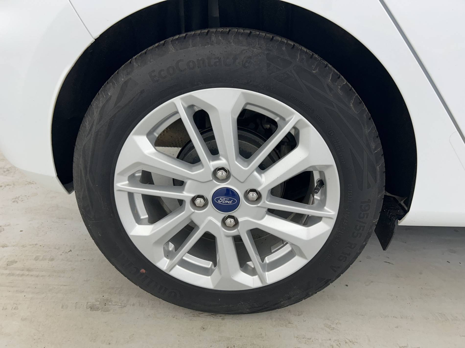 Vente en ligne Ford Fiesta  1.0 Flexifuel 95 ch S&S BVM6 au prix de 17 490 €