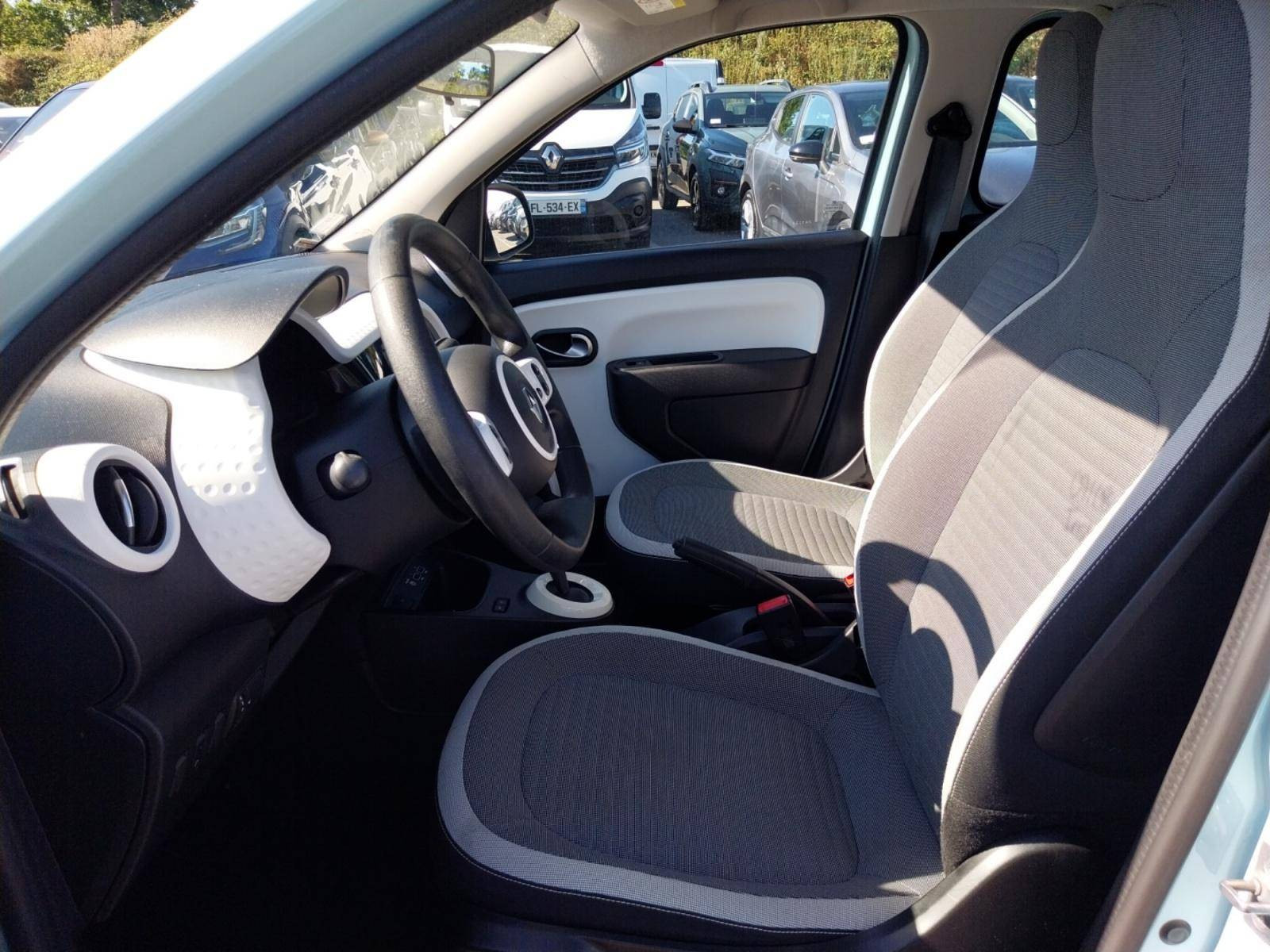 Vente en ligne Renault Twingo Electrique Twingo III E-Tech au prix de 11 990 €