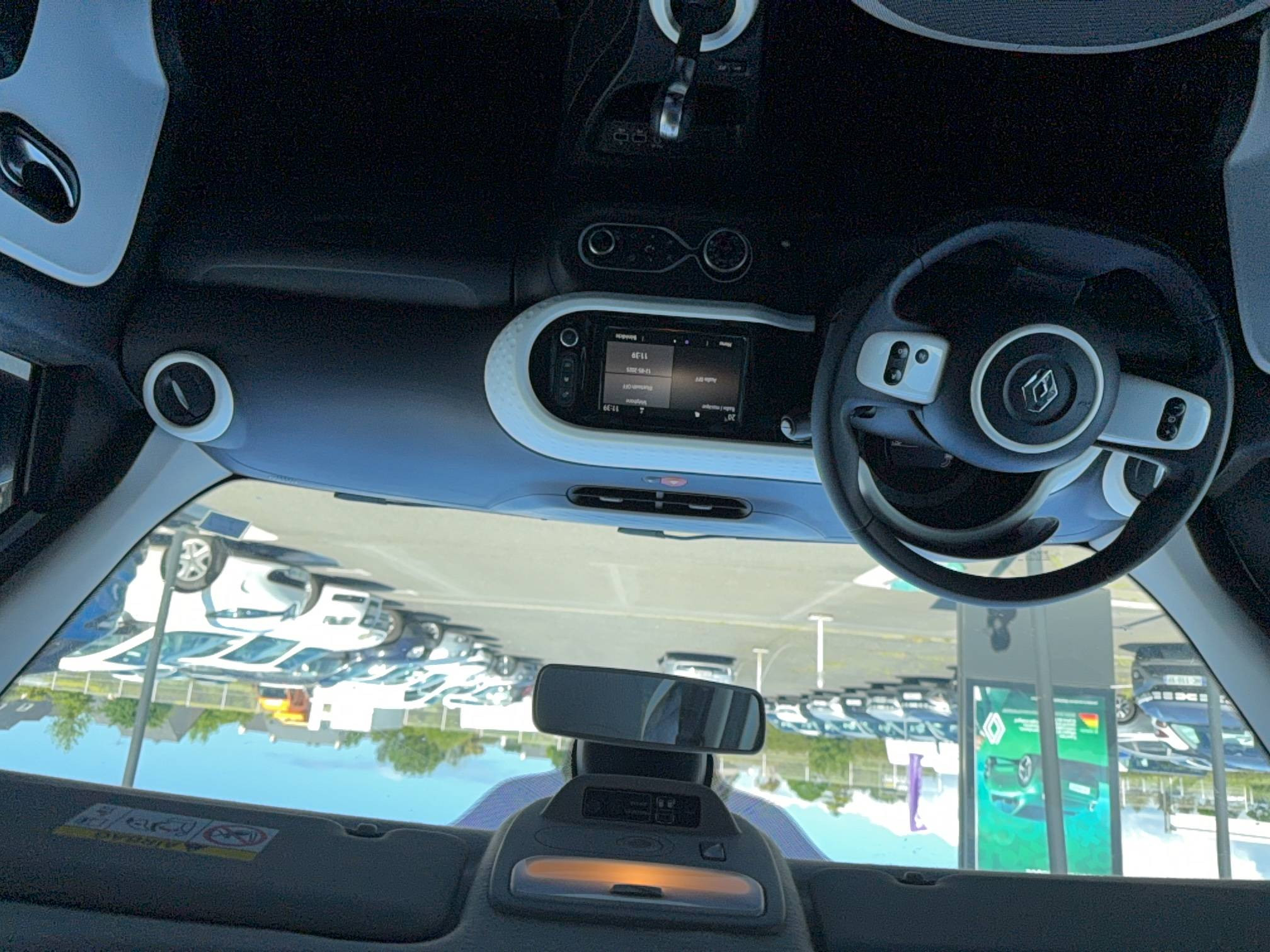Vente en ligne Renault Twingo Electrique Twingo III E-Tech au prix de 11 990 €