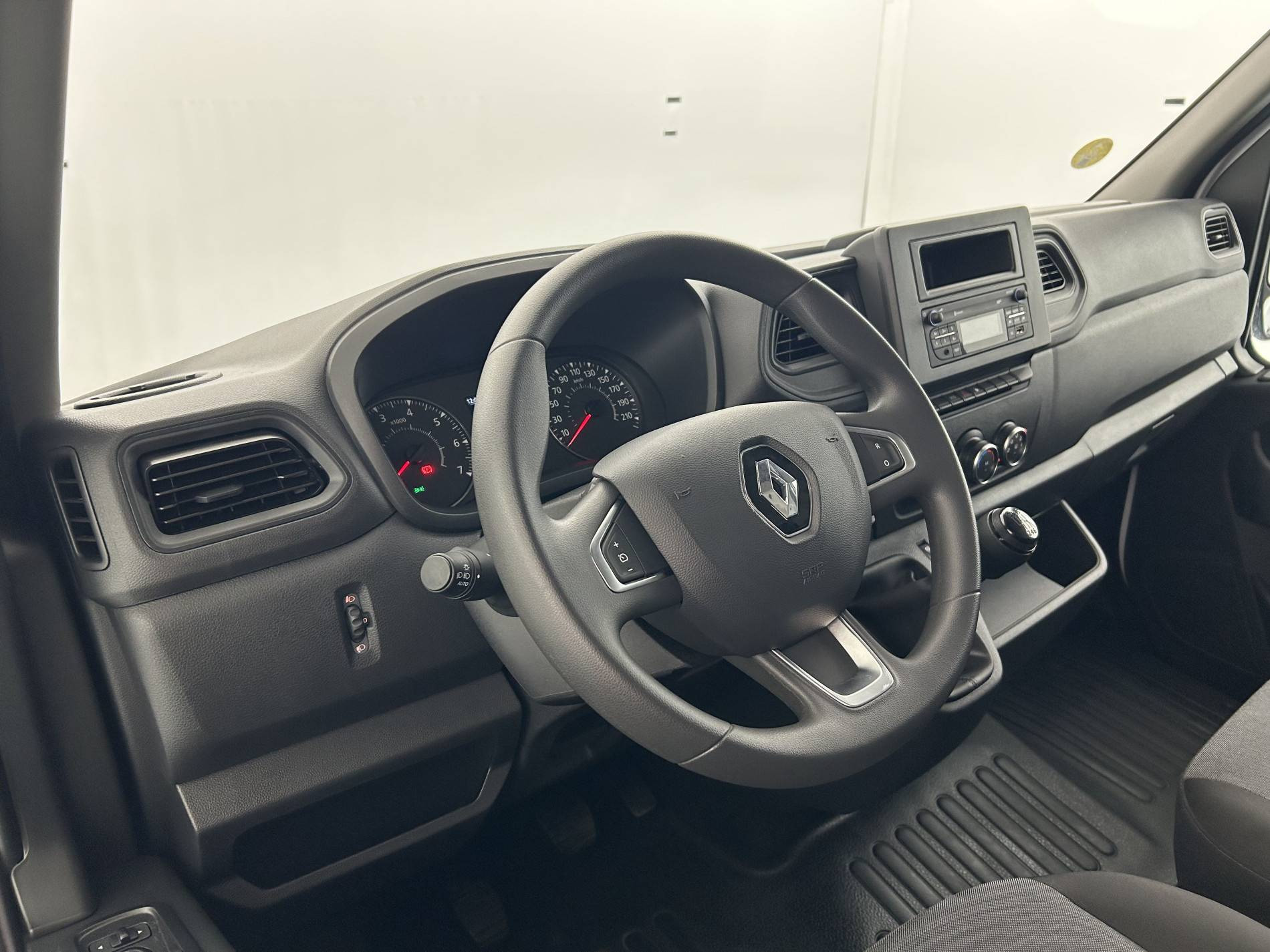 Vente en ligne Renault Master Fourgon MASTER FGN TRAC F3500 L3H3 BLUE DCI 135 au prix de 27 490 €