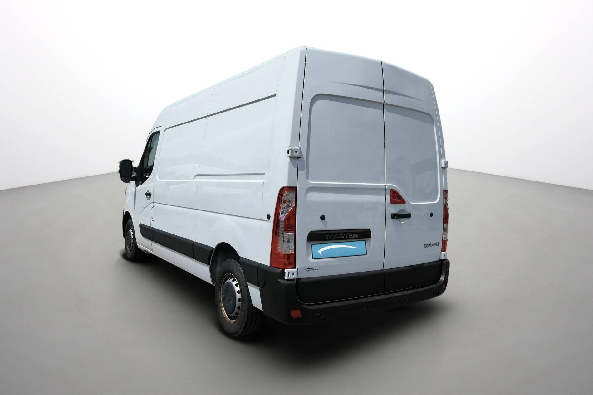 Vente en ligne Renault Master Fourgon MASTER FGN TRAC F3500 L2H2 BLUE DCI 135 au prix de 26 280 €