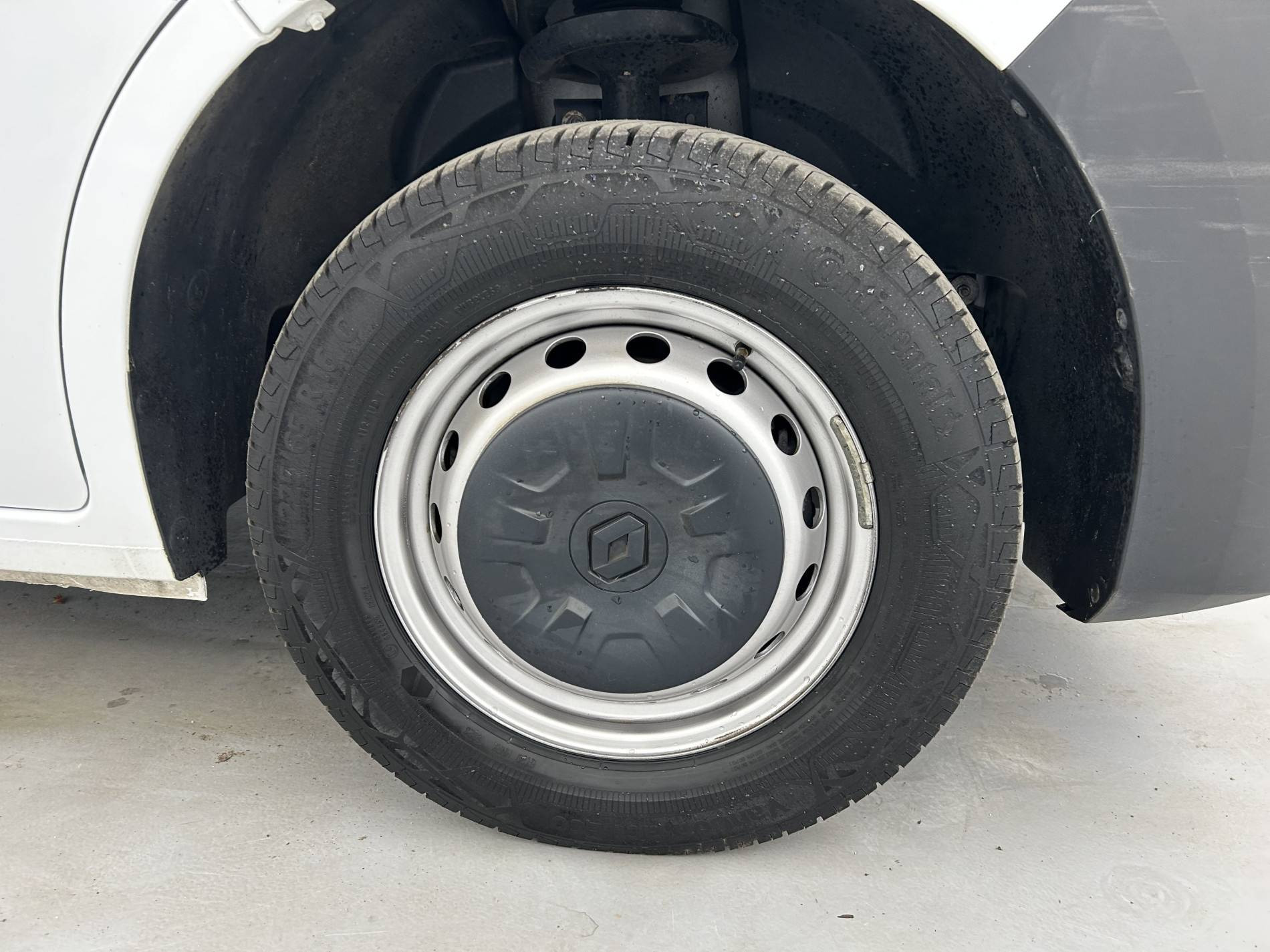 Vente en ligne Renault Master Fourgon MASTER FGN TRAC F3500 L2H2 BLUE DCI 135 au prix de 27 990 €