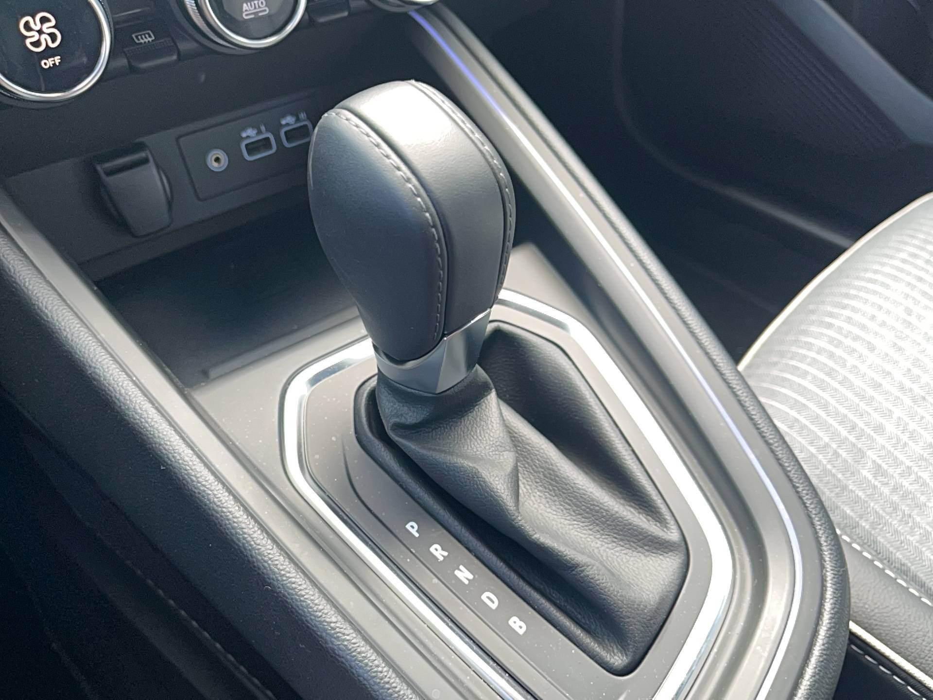 Renault Clio 5 Clio E-Tech full hybrid 145 occasion de 2024 en vente à Alençon