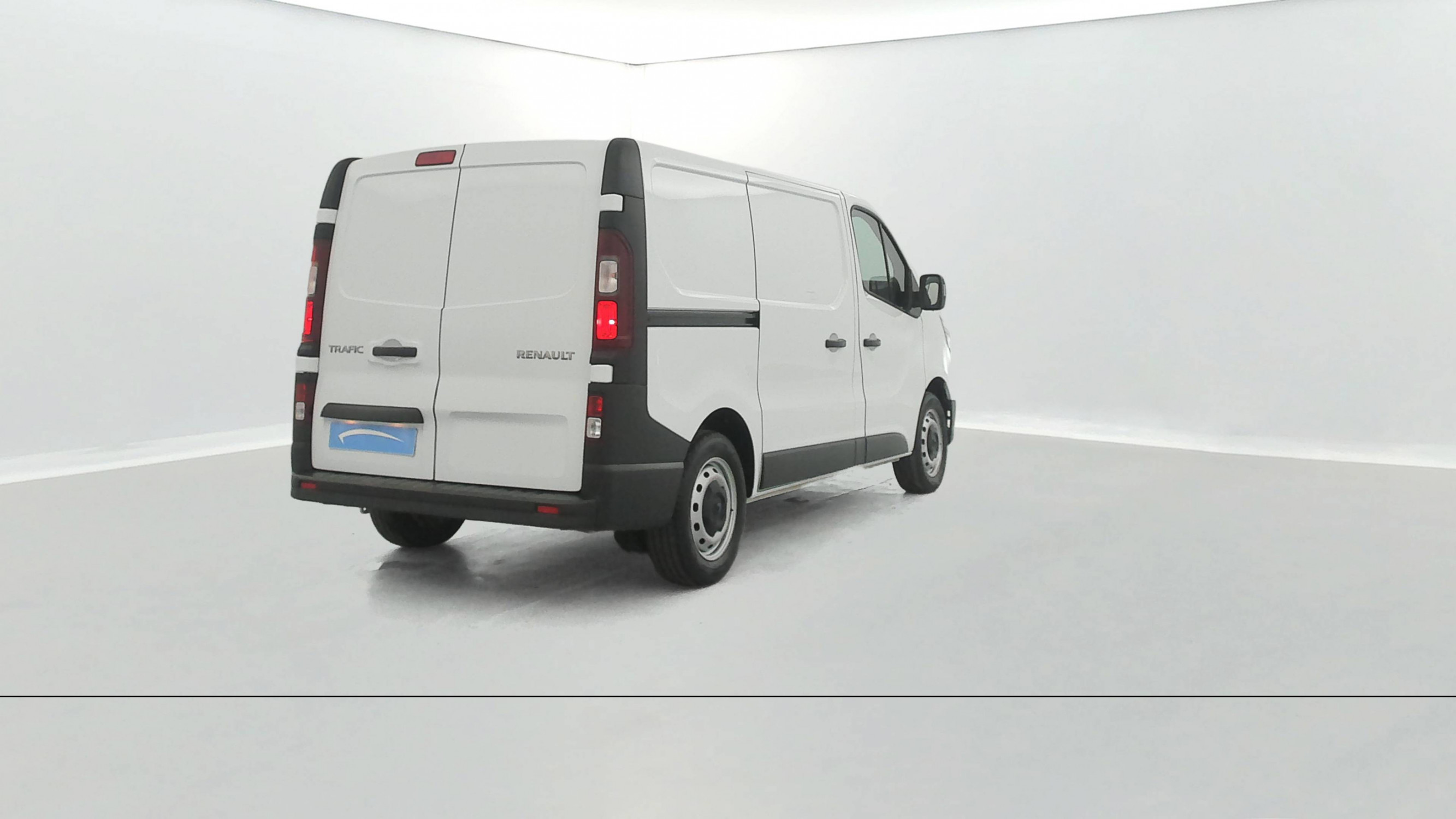 Vente en ligne Renault Trafic 3 Fourgon TRAFIC FG BLUE DCI 130 L1H1 3T GSR2 au prix de 23 990 €