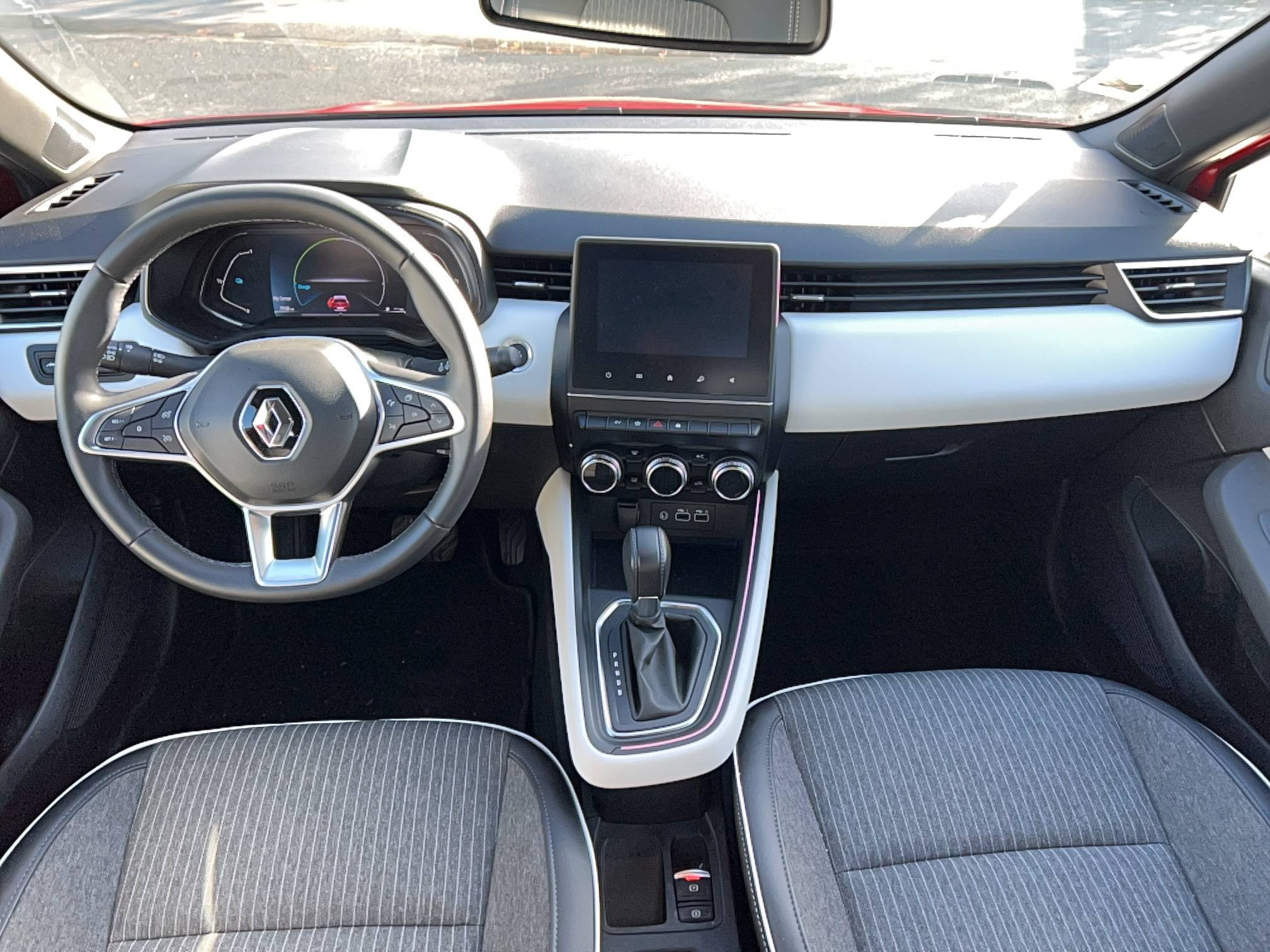 Vente en ligne Renault Clio 5 Clio E-Tech full hybrid 145 au prix de 18 450 €