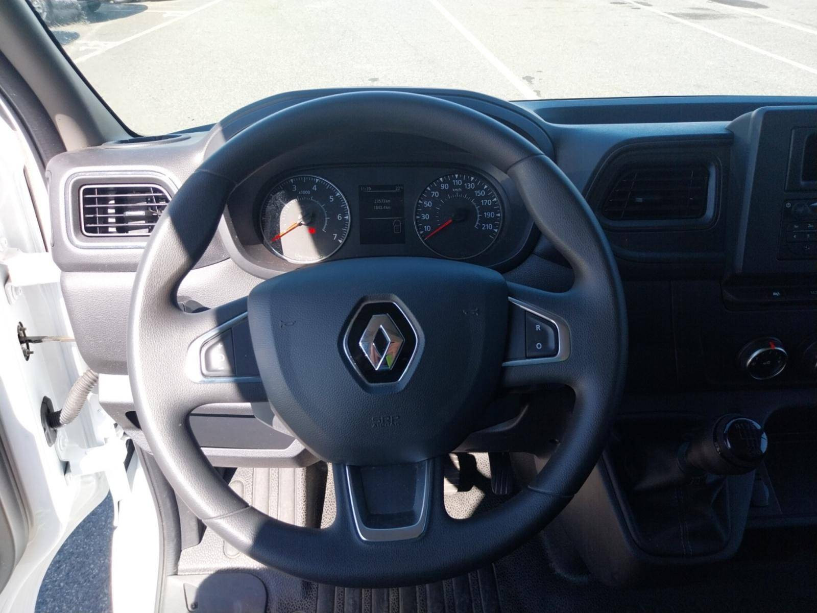 Vente en ligne Renault Master Fourgon MASTER FGN TRAC F3500 L3H3 BLUE DCI 135 au prix de 26 490 €