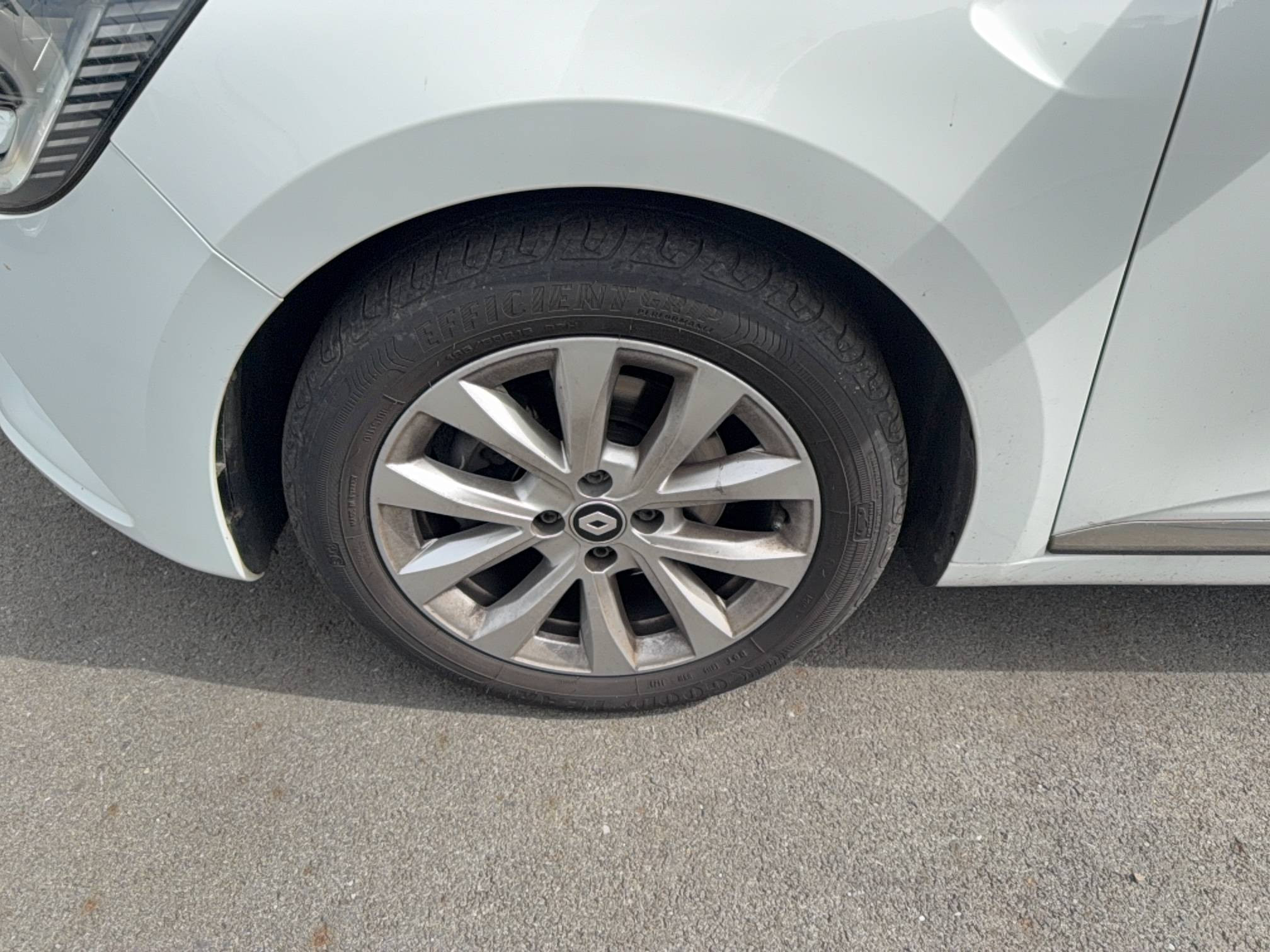 Vente en ligne Renault Clio 5 Clio Blue dCi 100 au prix de 15 990 €