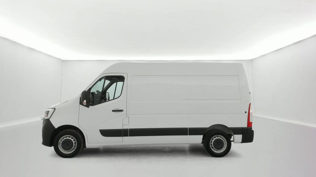 Vente en ligne Renault Master Fourgon MASTER FGN TRAC F3500 L2H2 BLUE DCI 135 au prix de 22 990 €