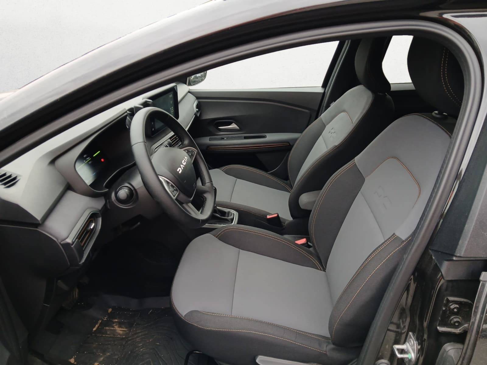 Vente en ligne Dacia Jogger  Hybrid 140 7 places GSR2 au prix de 25 990 €